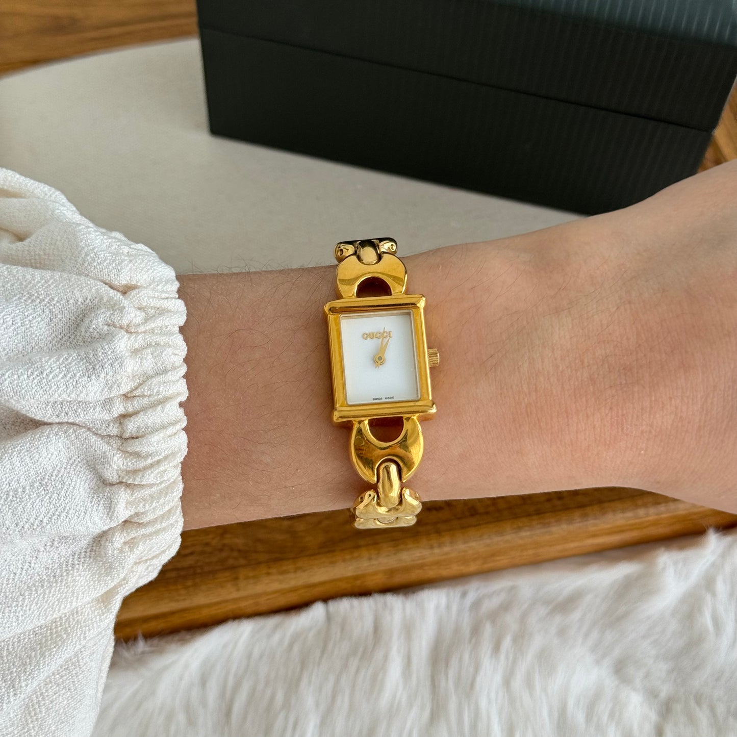 Vintage Gucci Timepiece 1800L - Leluxe Vintage Sdn. Bhd.