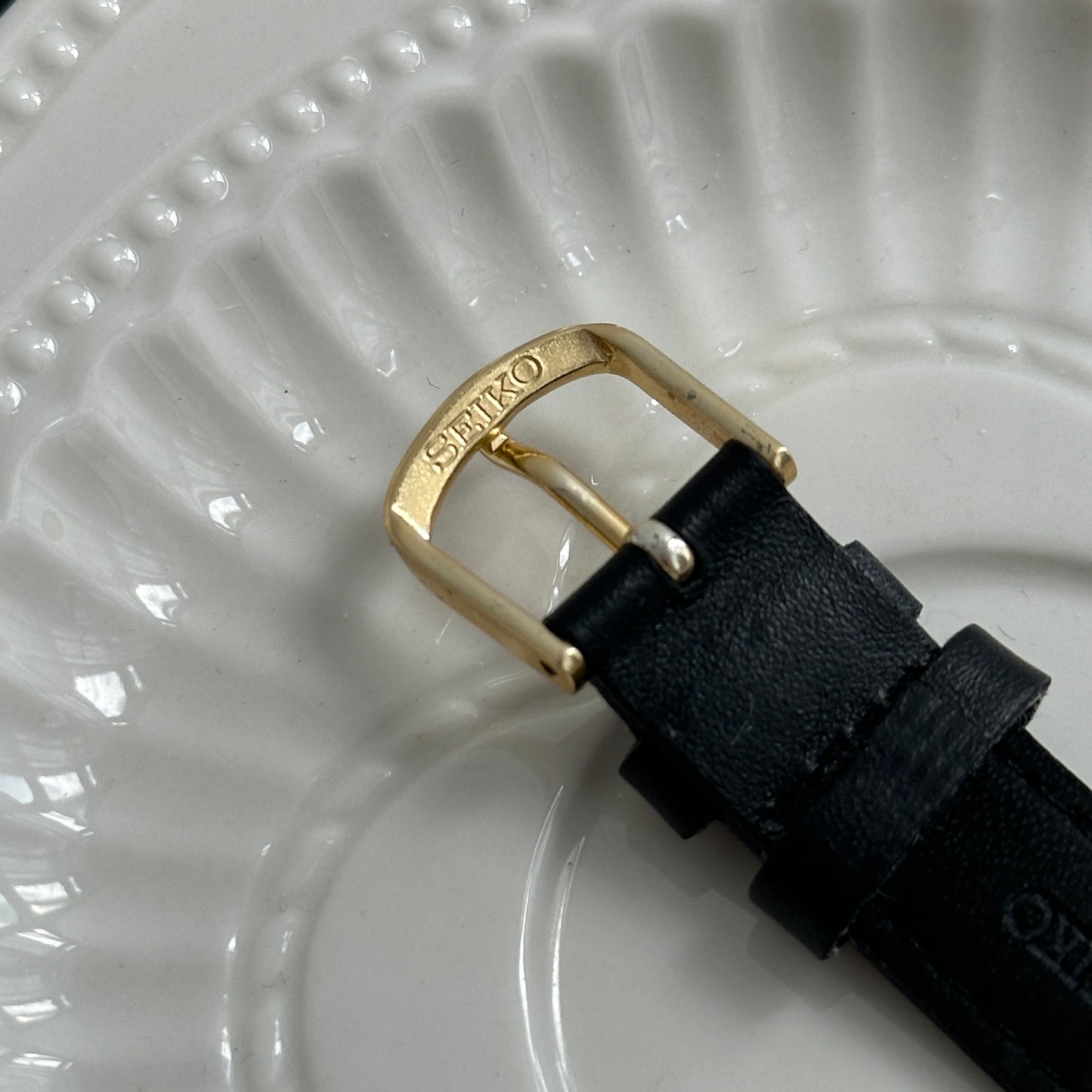 Seiko 7N01-6890 Round Quartz Watch