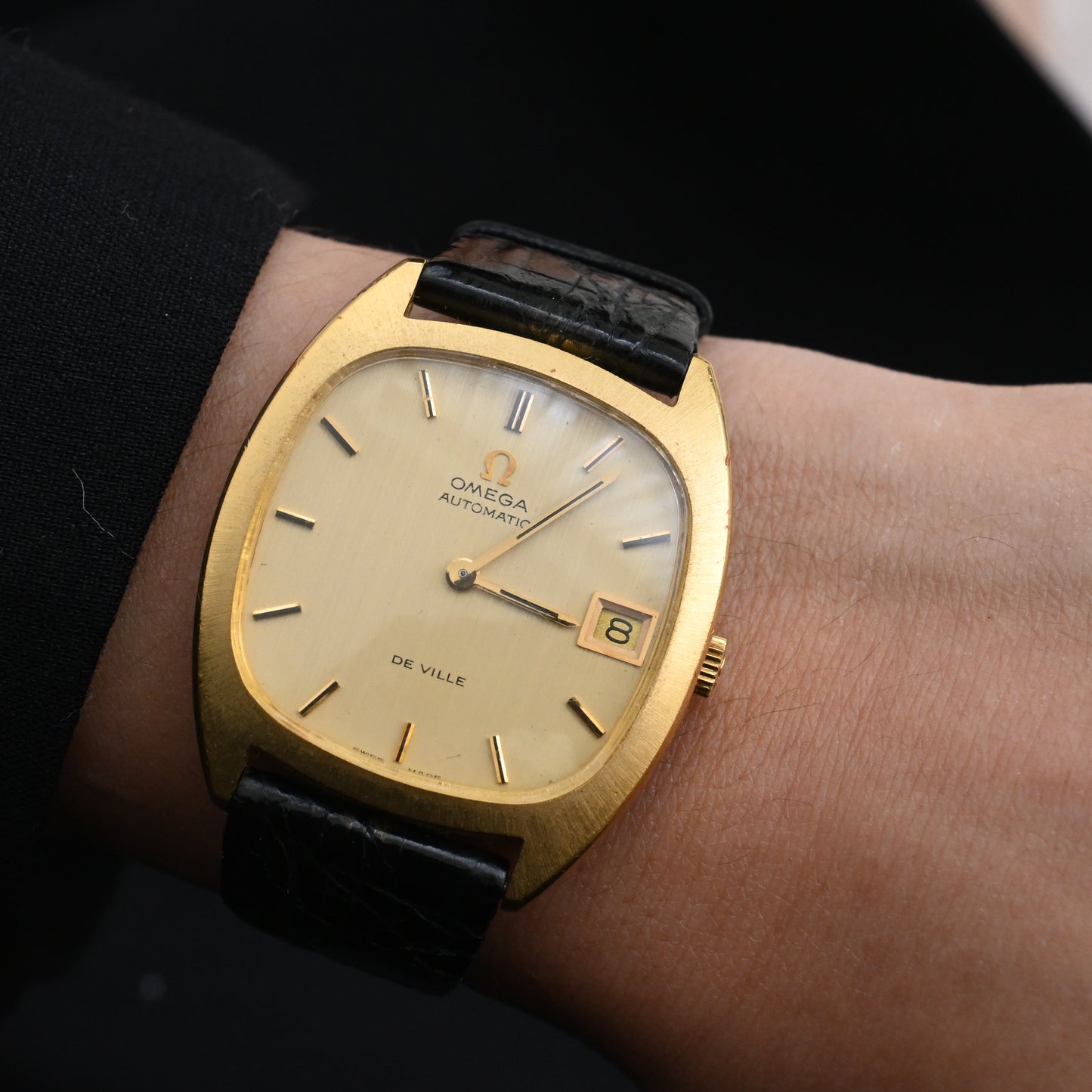 Omega De Ville Automatic Men's Tonneau Gold ref. 162.045