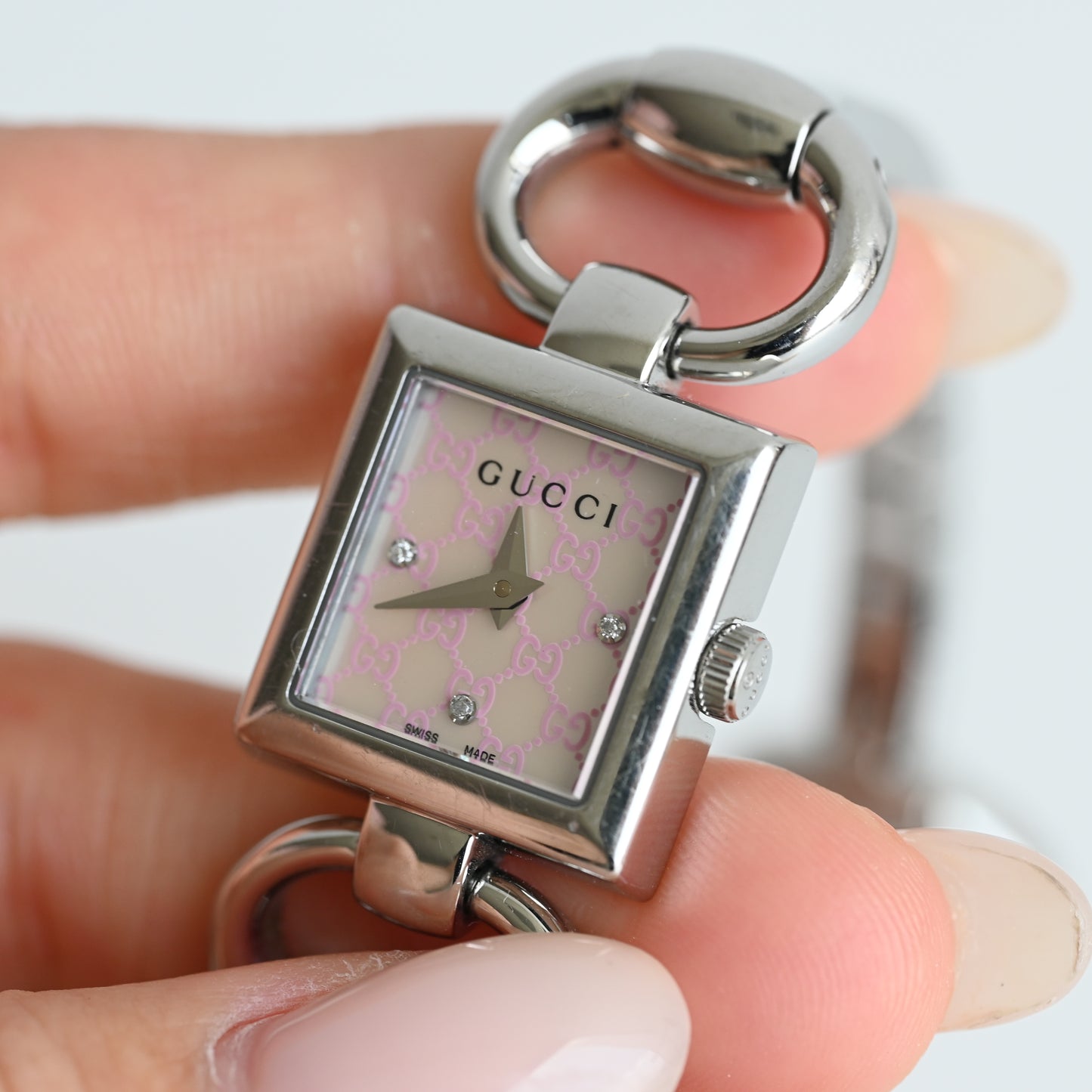 Gucci 120 Shell Quartz Watch - Leluxe Vintage Sdn. Bhd.