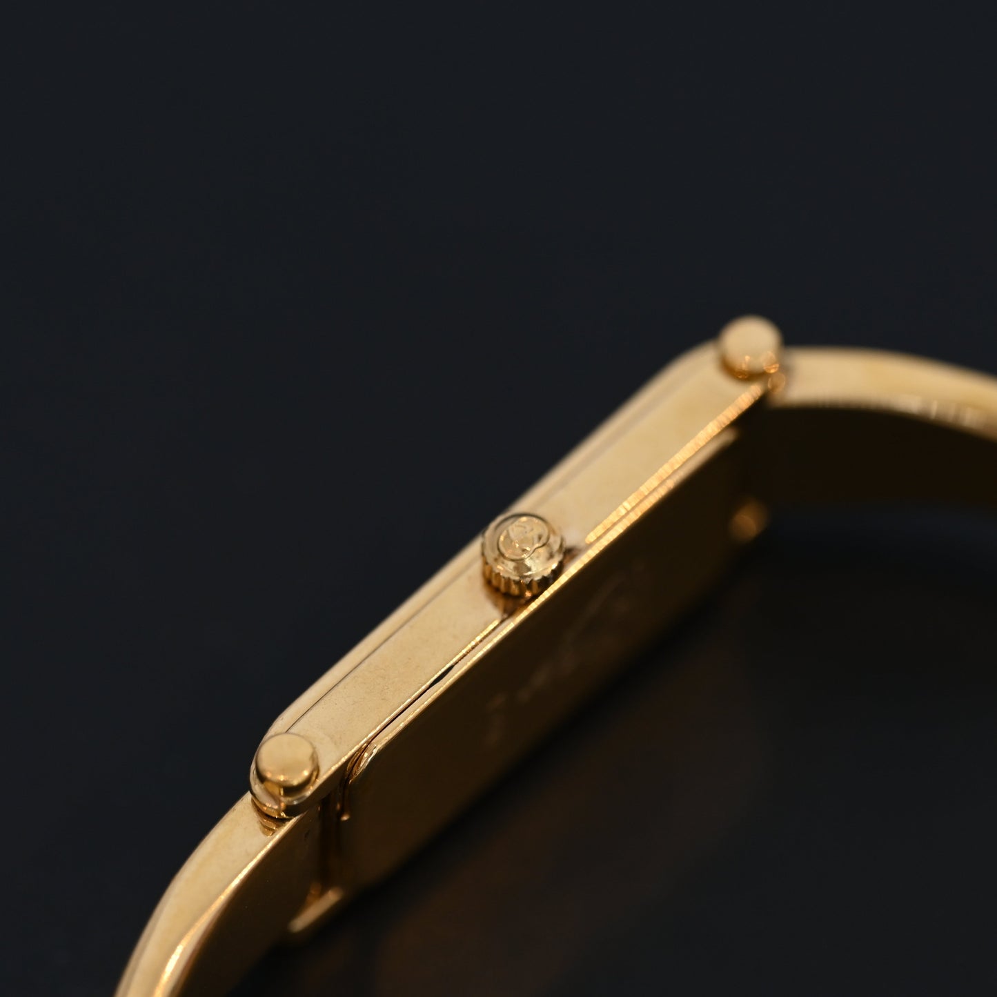 Gucci Bangle Watch 1500 - Leluxe Vintage Sdn. Bhd.