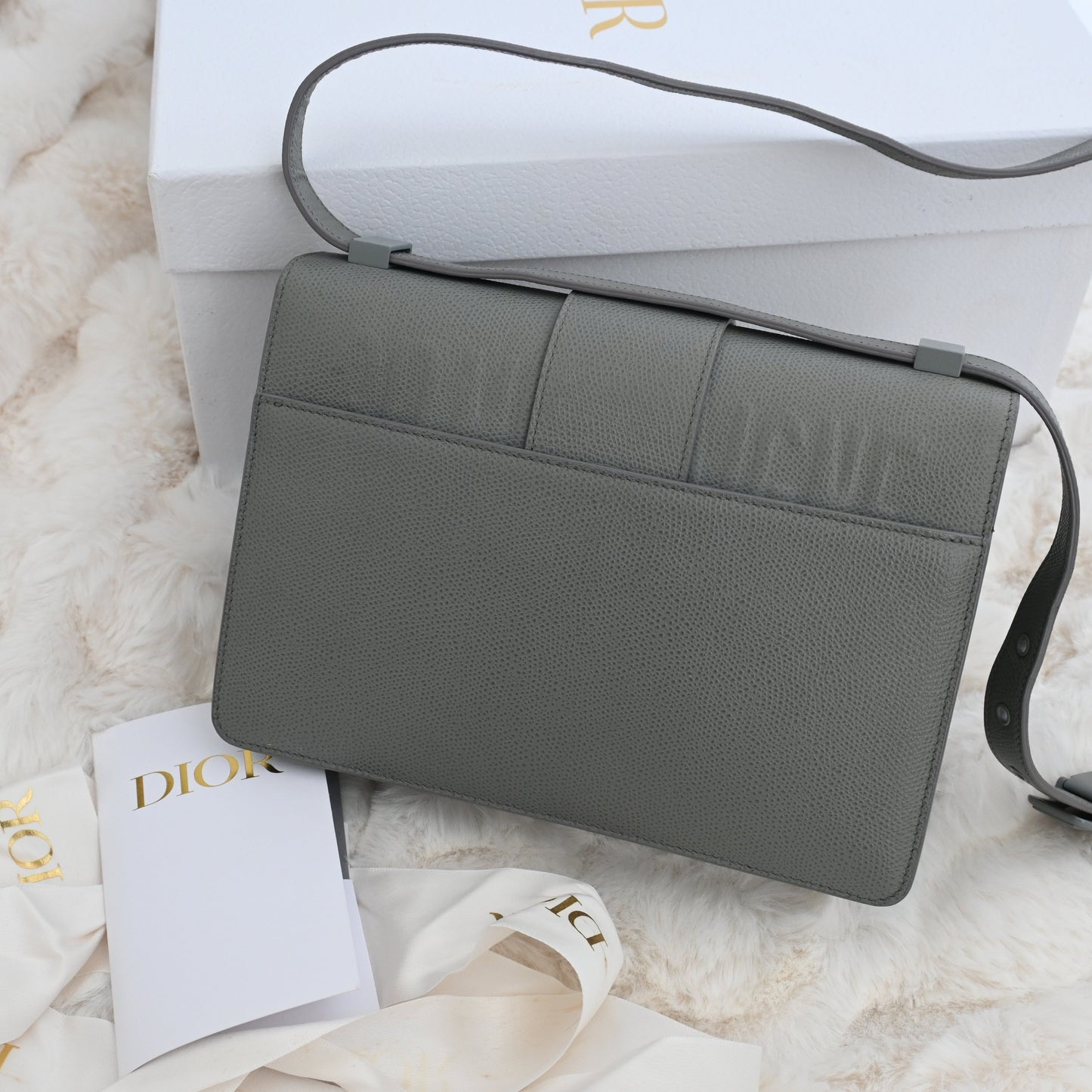 Christian Dior Montaigne 30 Ultra Matte Gray