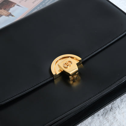 Old Gucci Flap Box CalfSkin Shoulder Bag