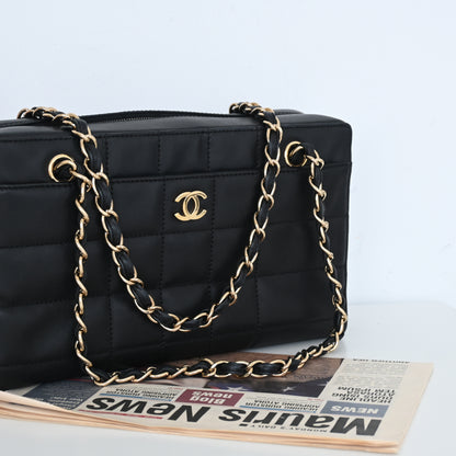 Chanel Chocolate Bar Chain Shoulder Bag