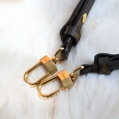 Louis Vuitton Pochette Métis East West