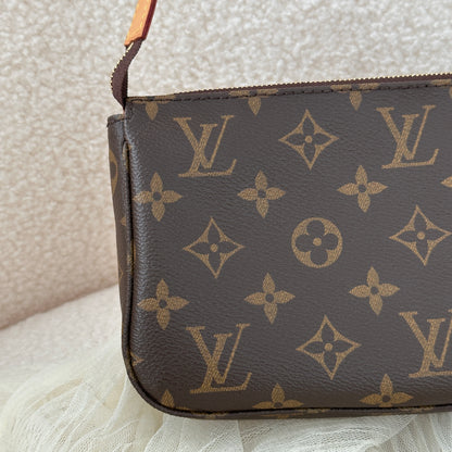 Louis Vuitton Monogram Pochette