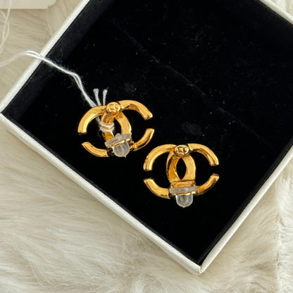 Chanel Vintage Earclip - Leluxe Vintage Sdn. Bhd.