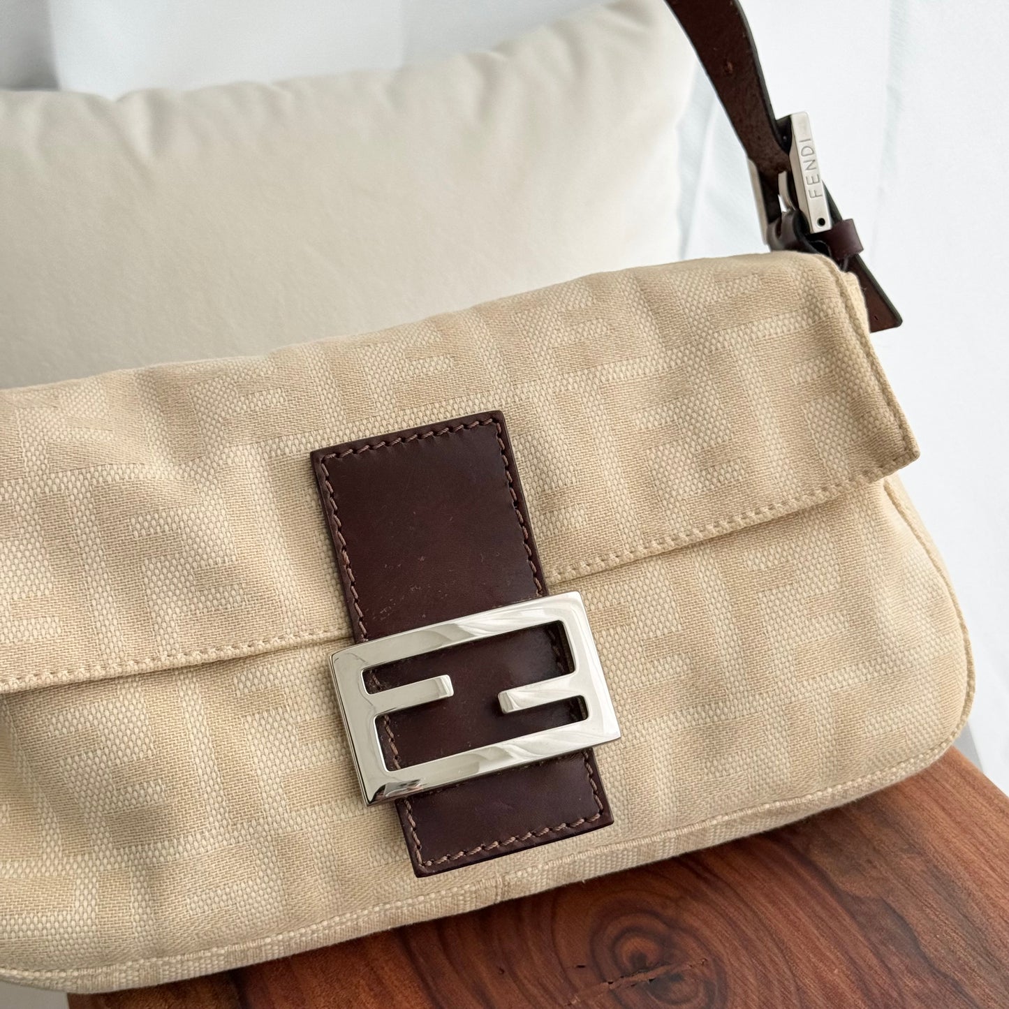 Fendi Vintage Baguette Bag in Beige