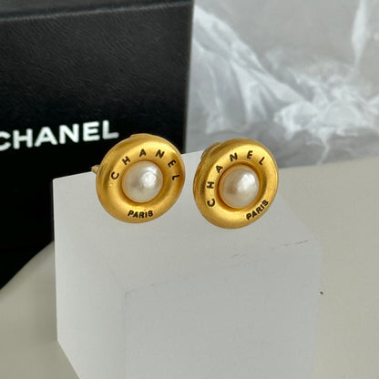 Chanel 24k gold with pearl Earclip