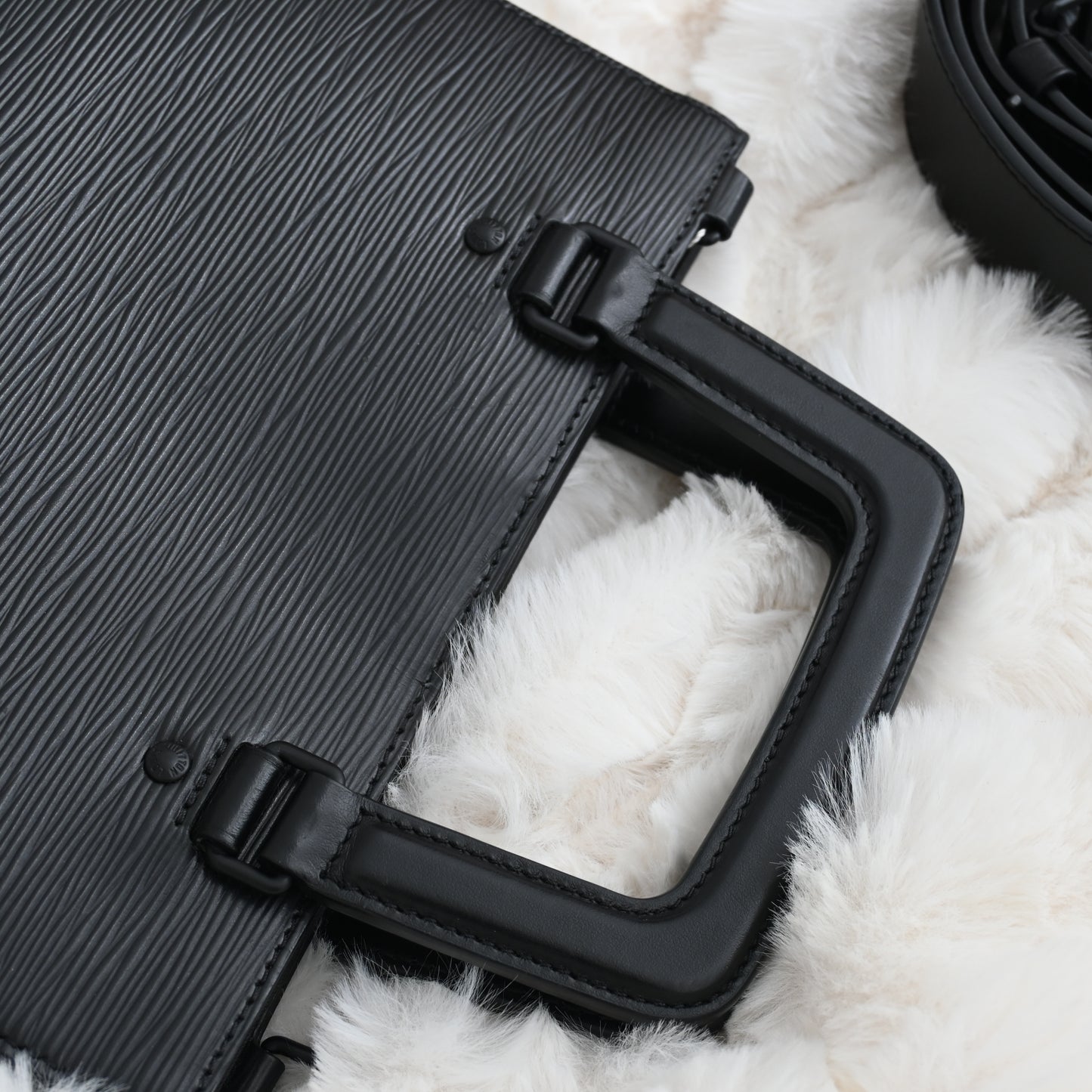 Louis Vuitton Sac Plat Fold Epi