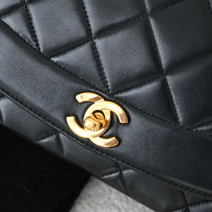 Chanel Diana Flap Medium Black Lambskin
