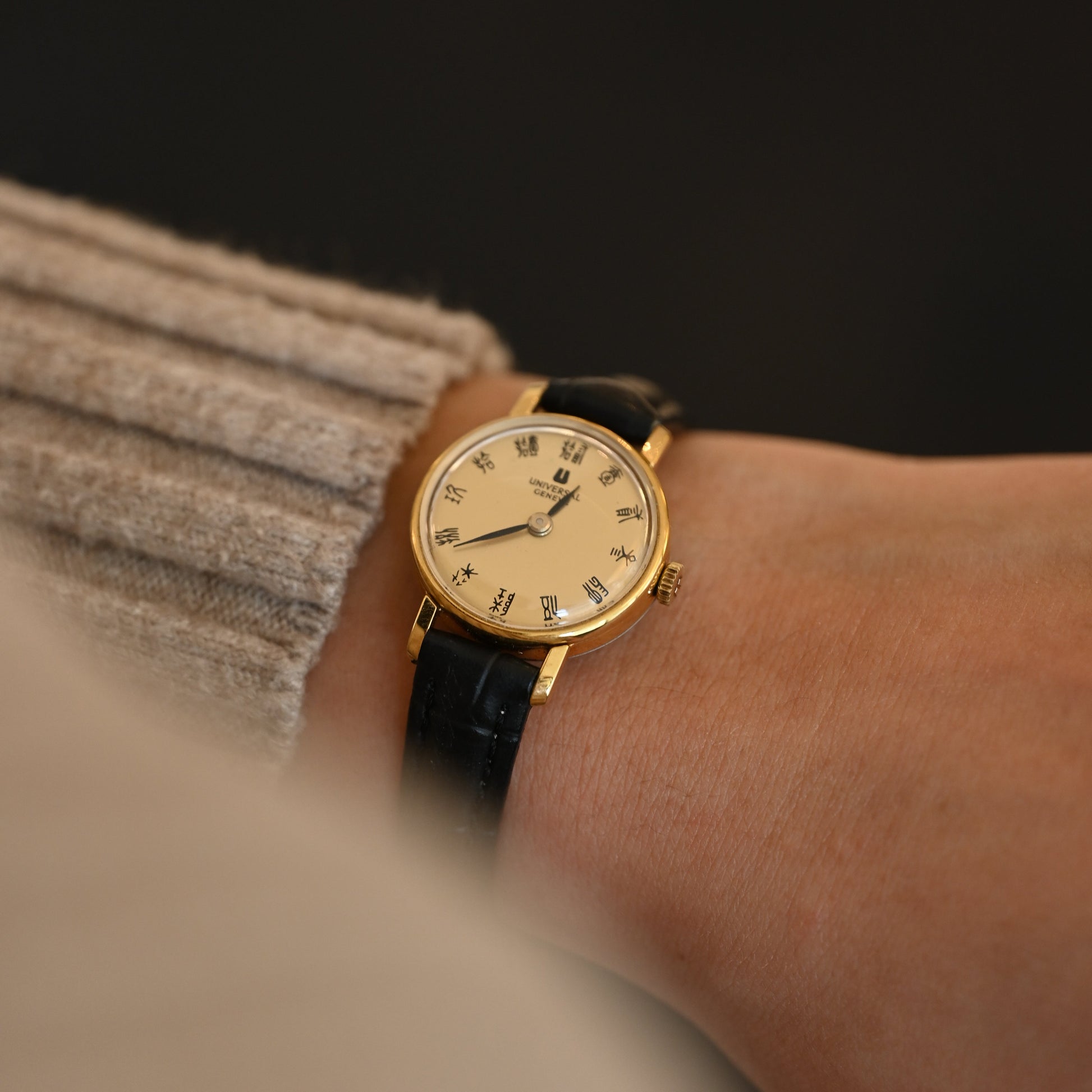 Universal Geneve Round Watch Ref. 542602 - Leluxe Vintage Sdn. Bhd.