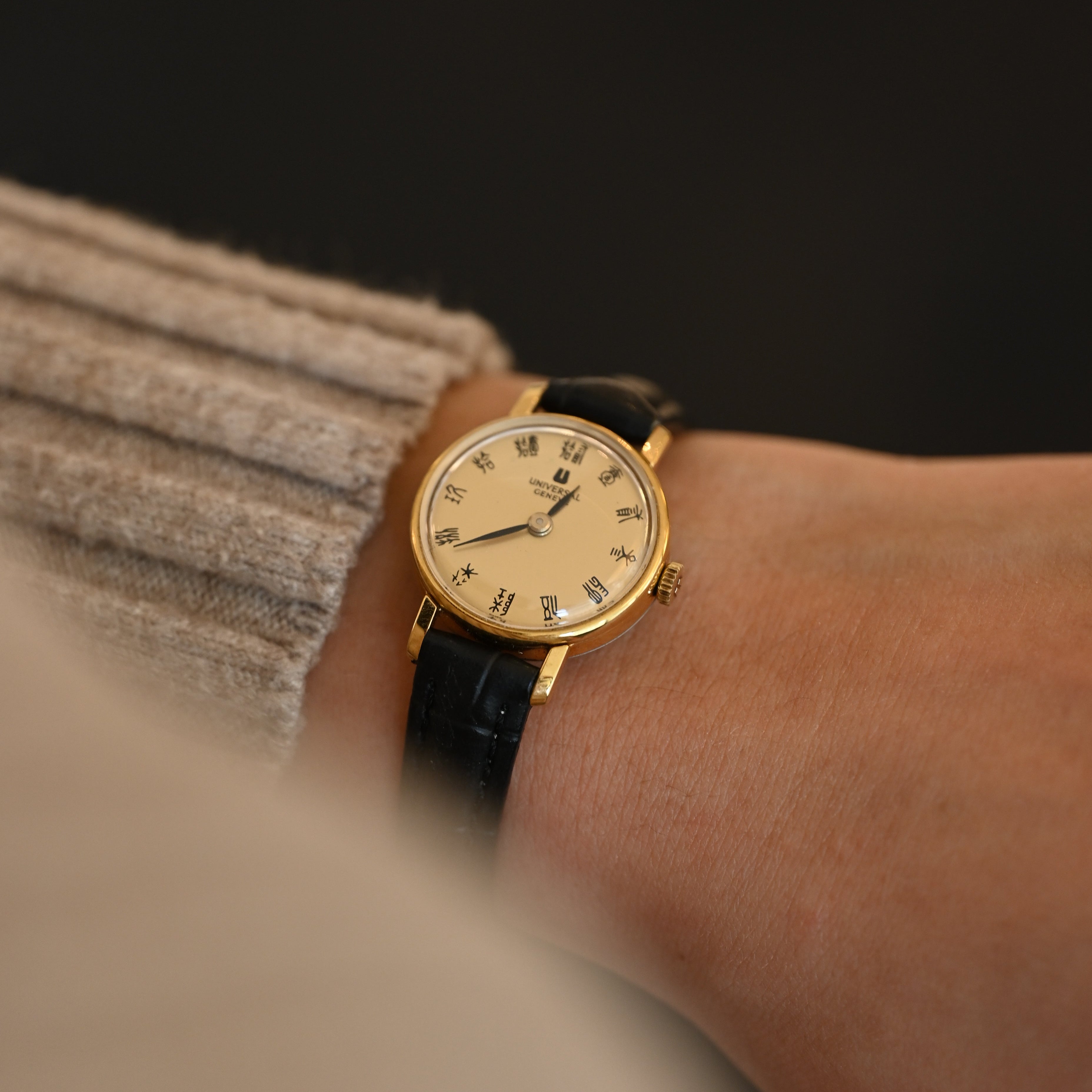 Universal Geneve Round Watch Ref. 542602 - Leluxe Vintage Sdn. Bhd.