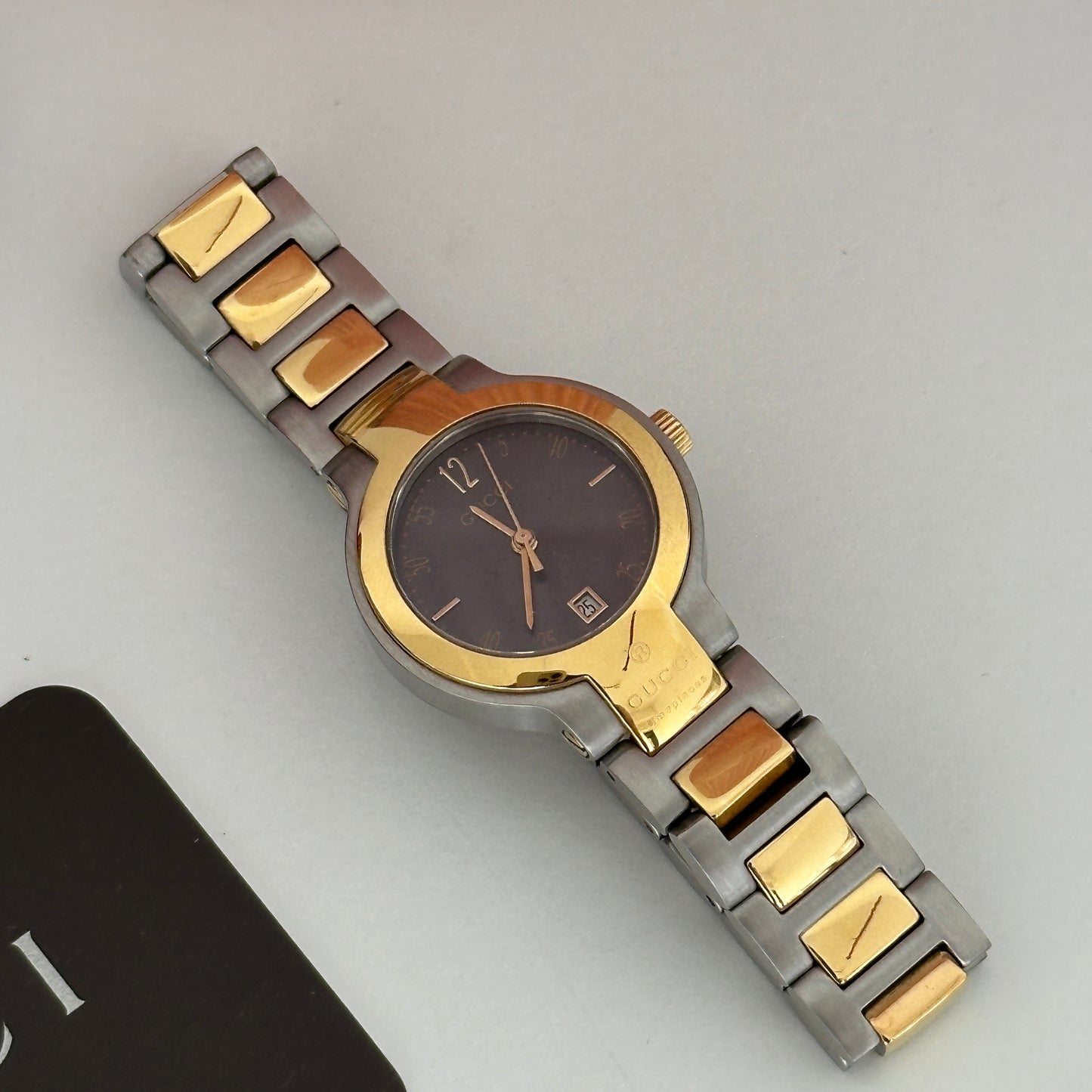 Gucci Watch 8900L Date