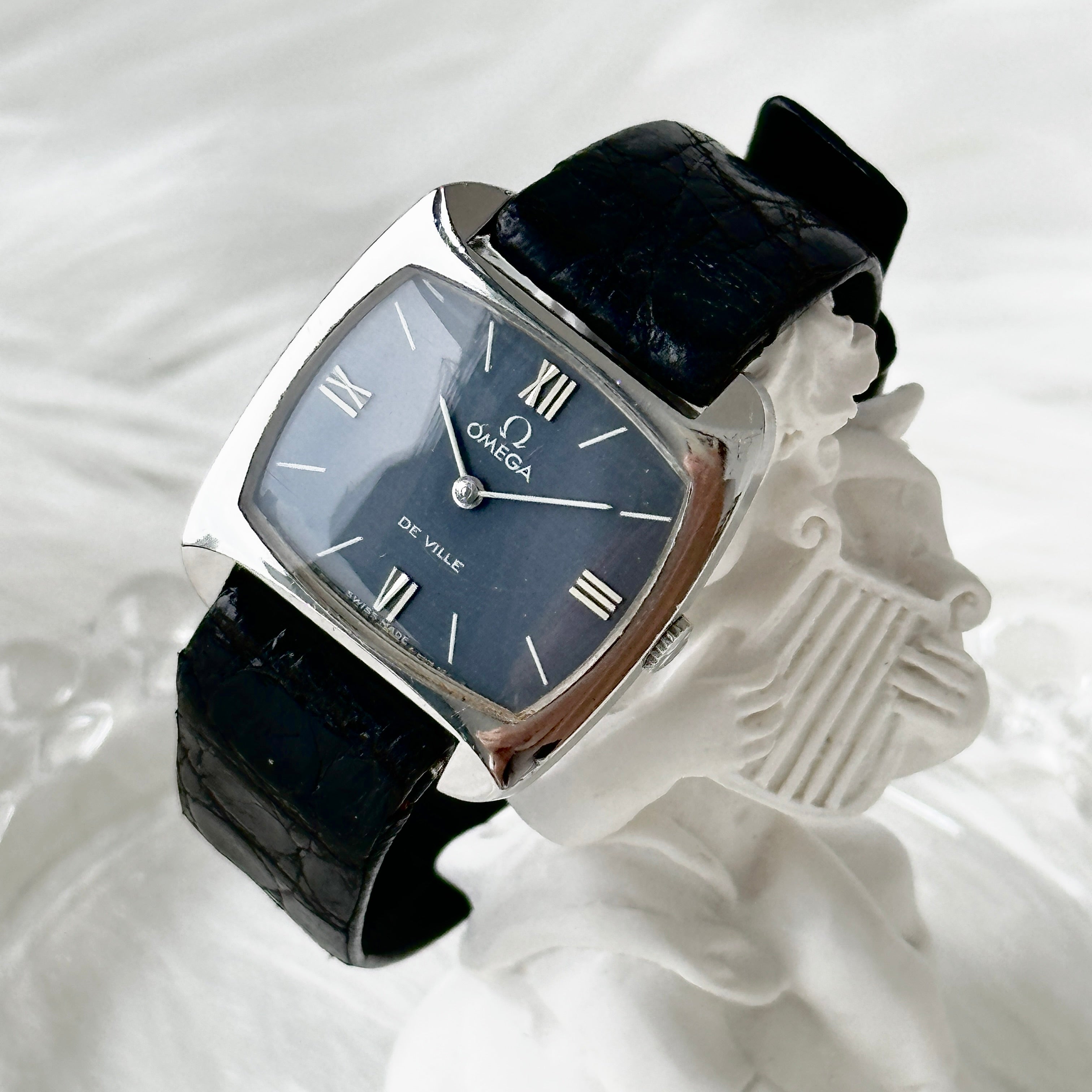 Omega Navy Dial with Silver Case - Leluxe Vintage Sdn. Bhd.