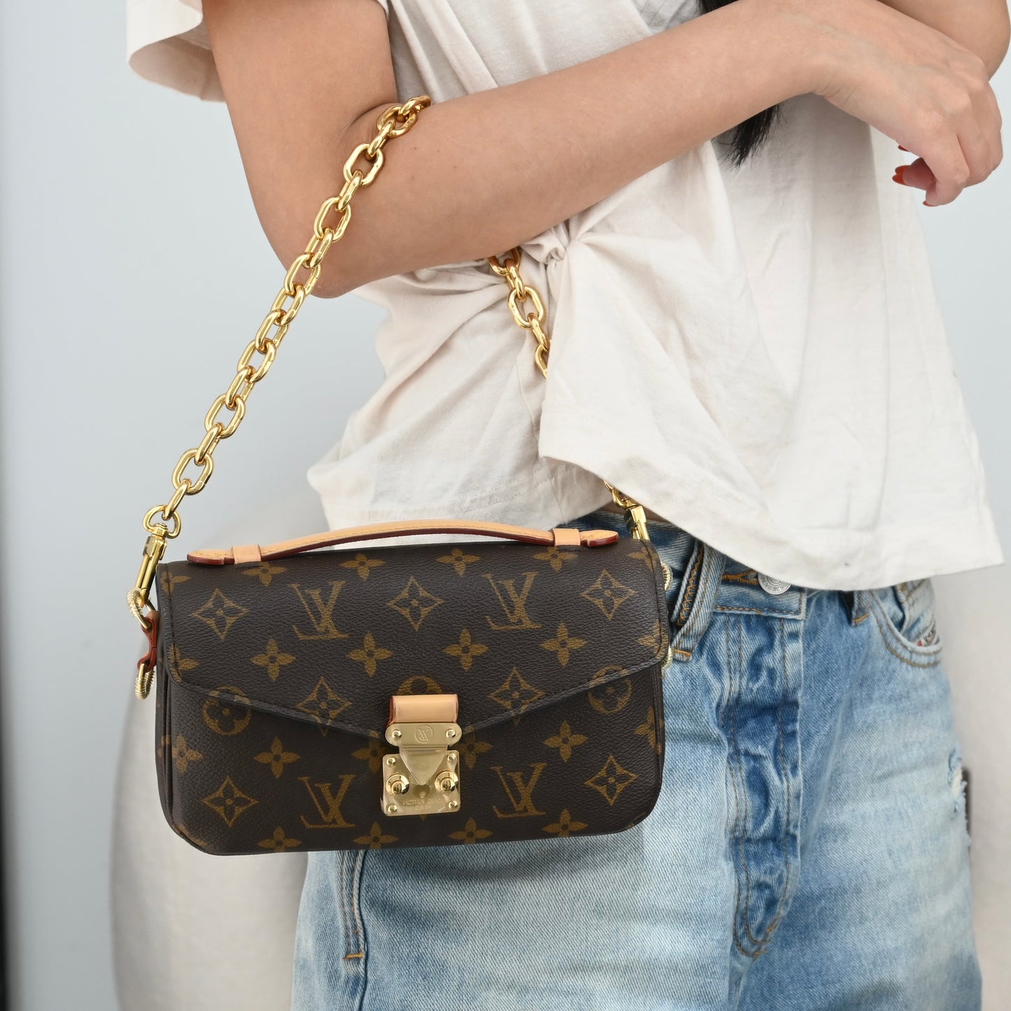 Louis Vuitton Pochette Métis East West