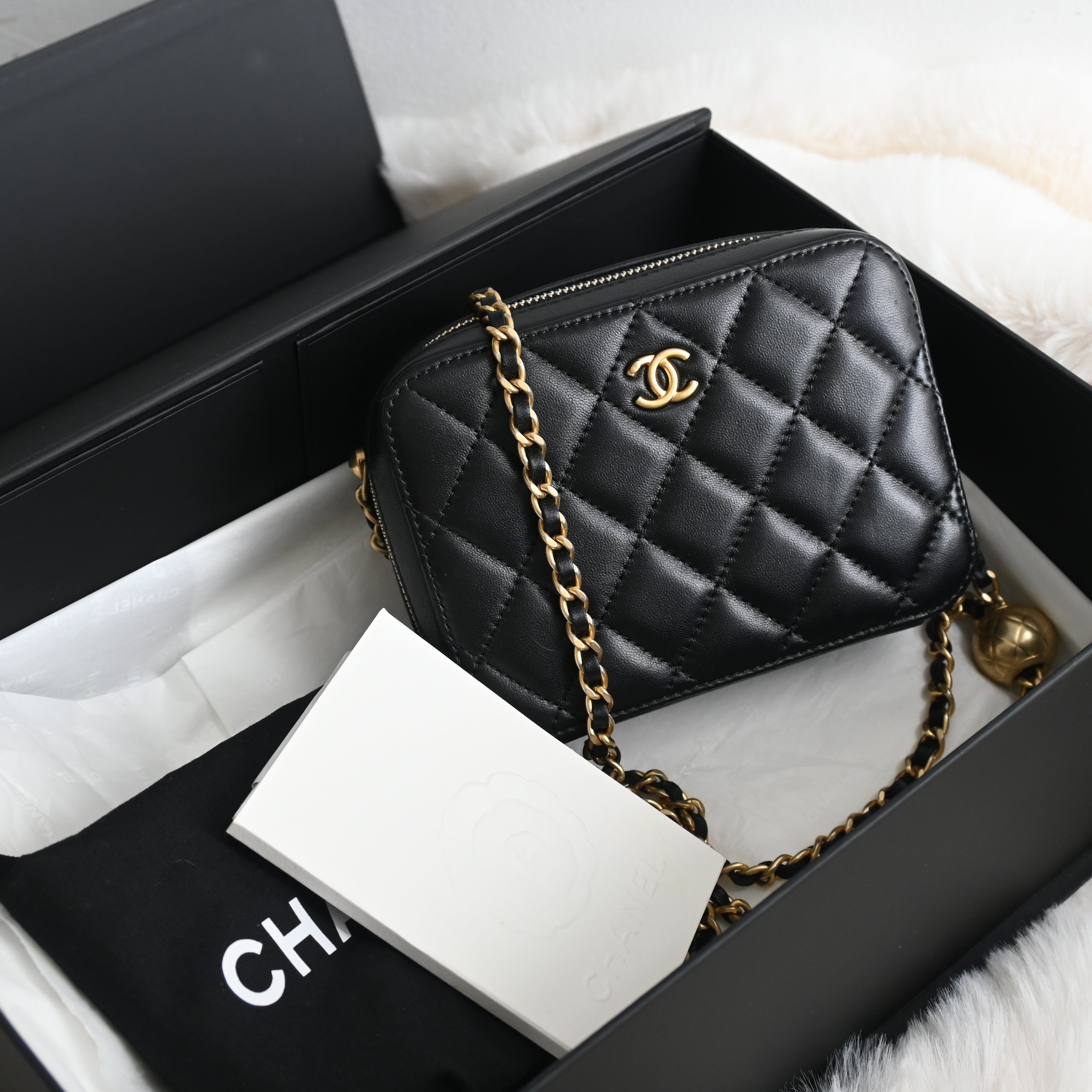 Chanel Vanity Pearl Crush Lambskin - Leluxe Vintage Sdn. Bhd.