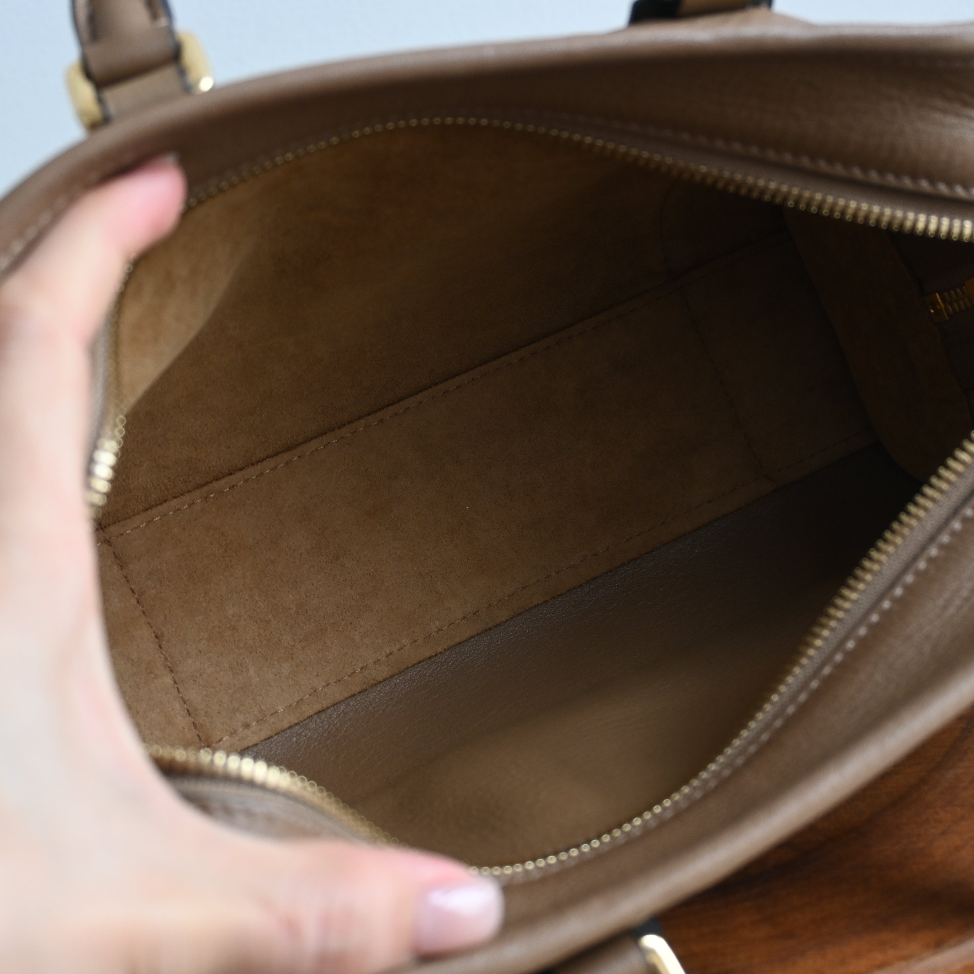 Loewe Amazona 23 - Leluxe Vintage Sdn. Bhd.