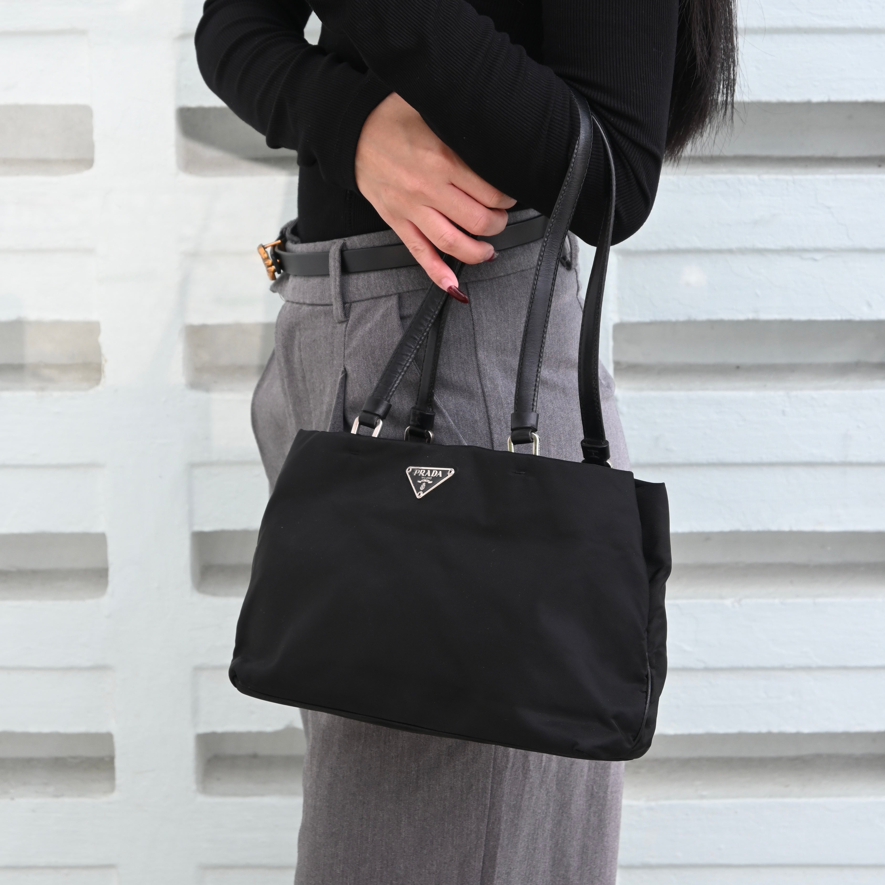 バッグ 00s PRADA TESSUTO NYLON TOTE HAND BAG Prada Tessuto Nylon Tote Handbag – Leluxe Vintage Sdn. Bhd.