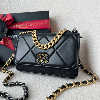 Chanel 19 Quilted Wallet On Chain WOC