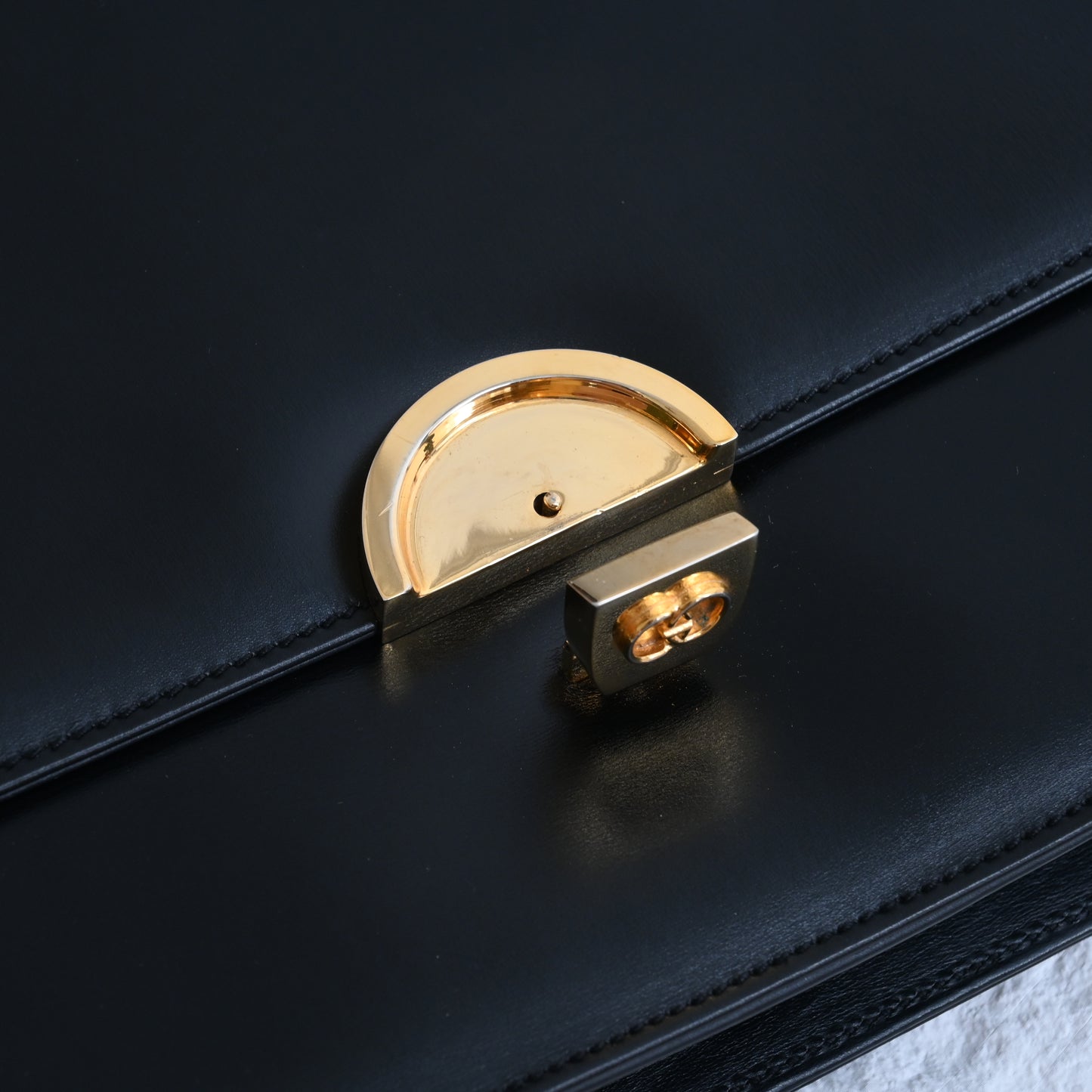 Old Gucci Flap Box CalfSkin Shoulder Bag