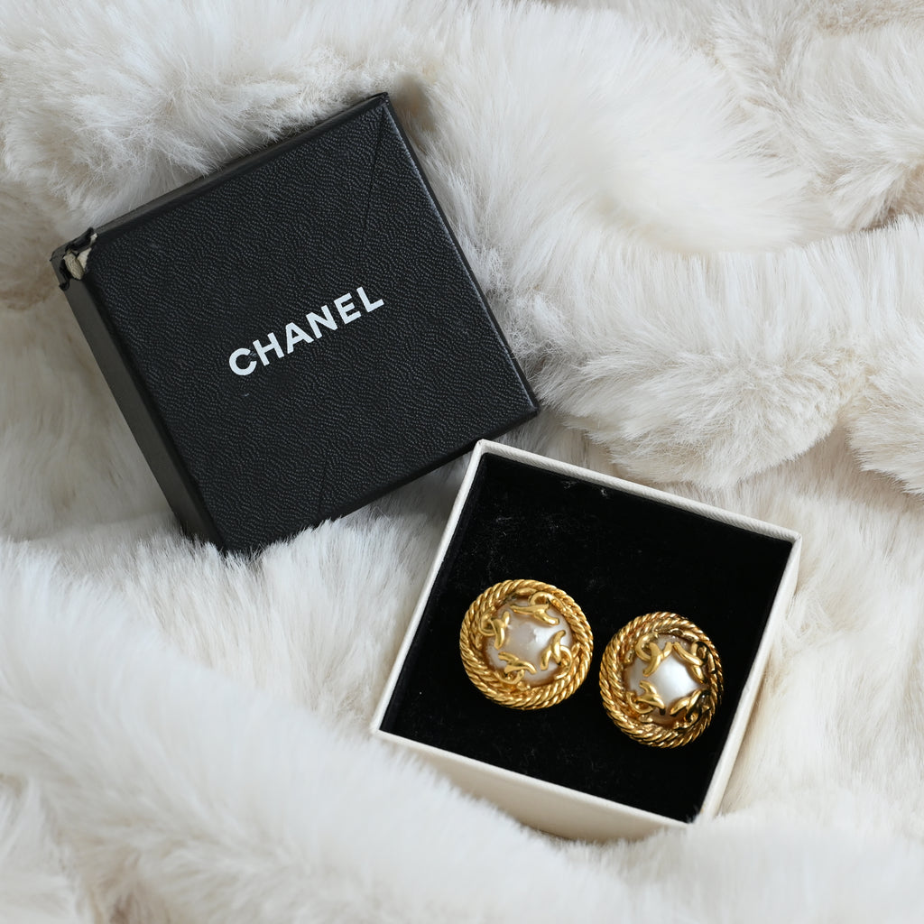 Chanel Mini CC Pearl Earclip - Leluxe Vintage Sdn. Bhd.