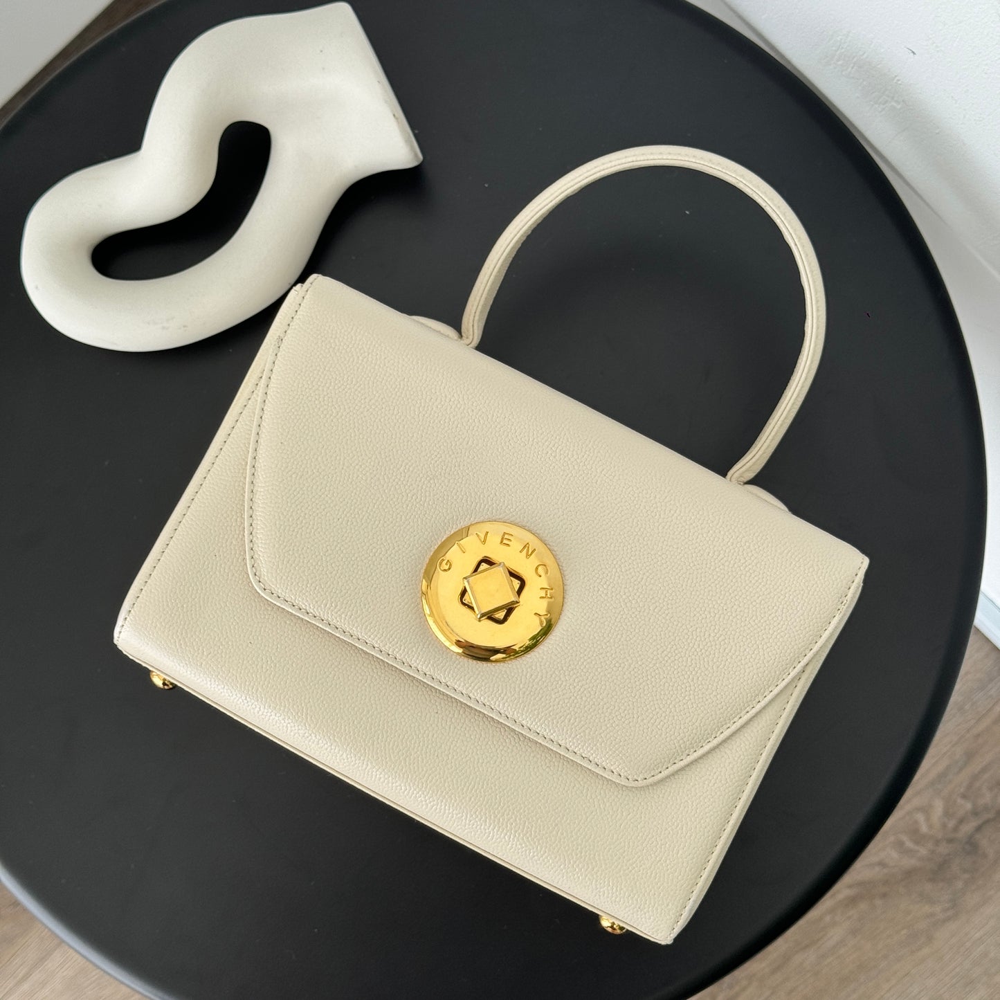 Givenchy Turnlock Box Bag – Leluxe Vintage