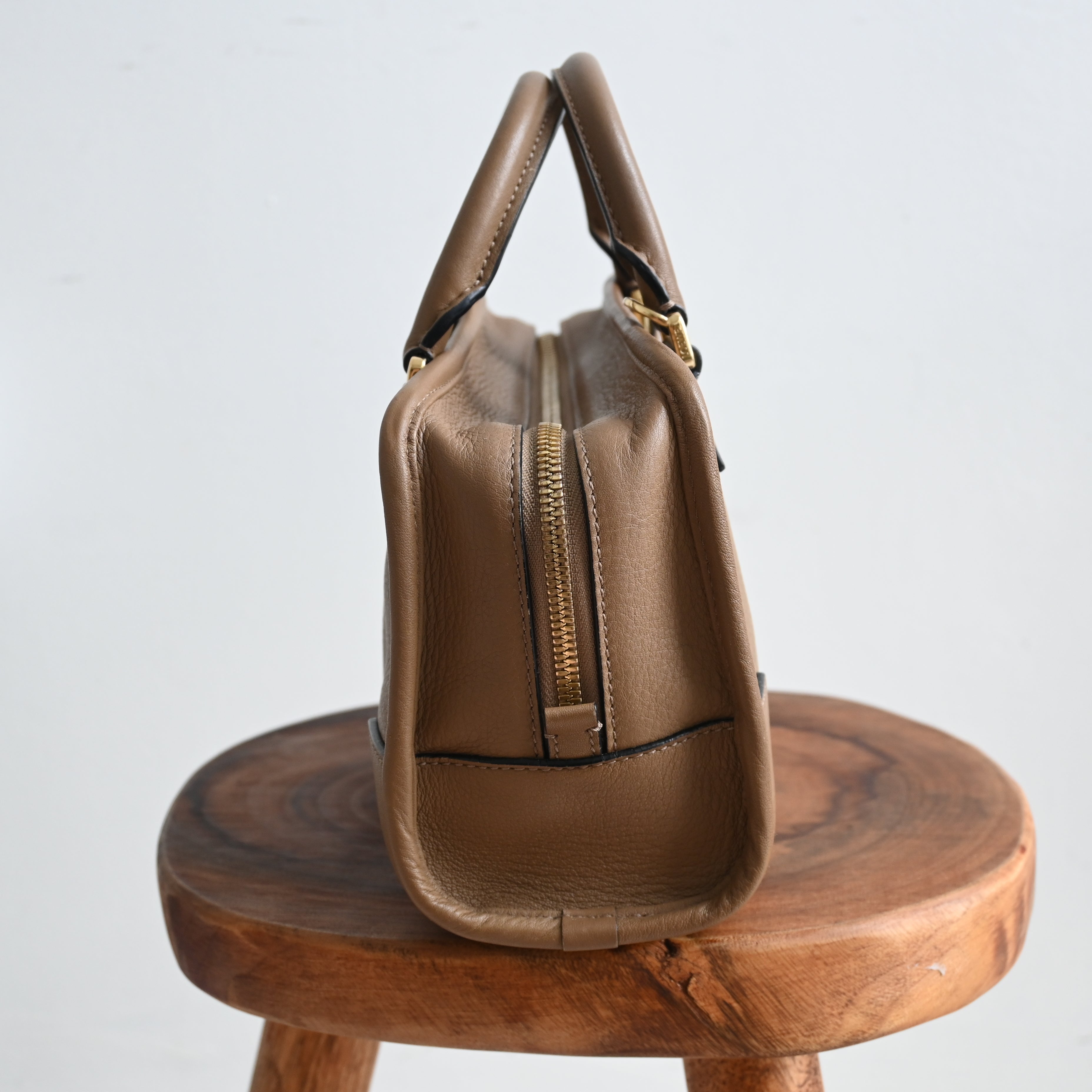 Loewe Amazona 23 - Leluxe Vintage Sdn. Bhd.