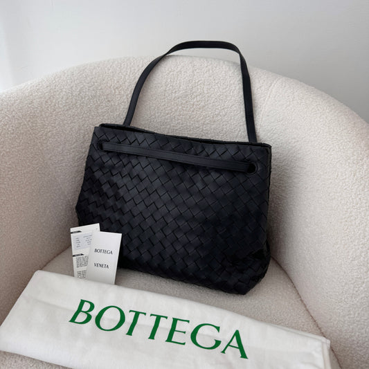 Bottega Veneta Intrecciato Nappa Tote - Leluxe Vintage Sdn. Bhd.