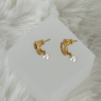 F is Fendi Pearl Earring