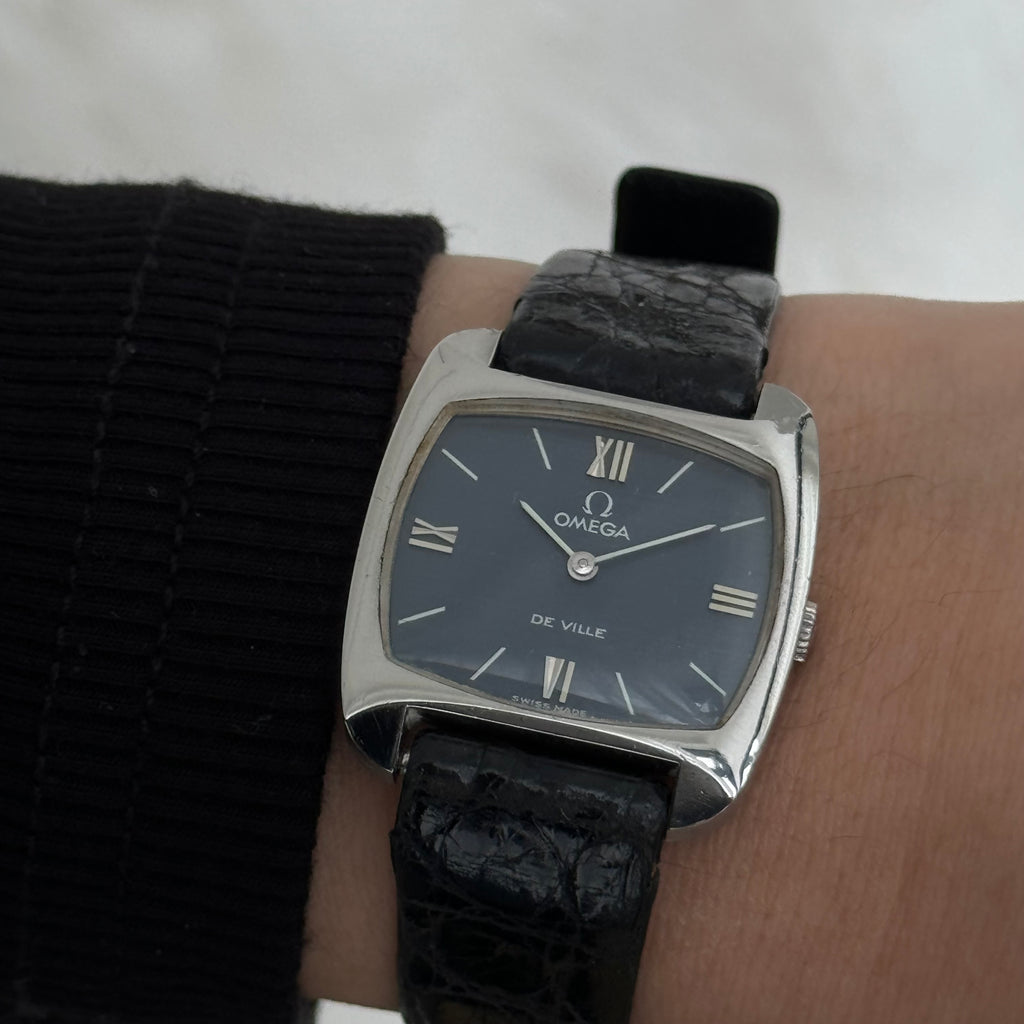 Omega Navy Dial with Silver Case - Leluxe Vintage Sdn. Bhd.