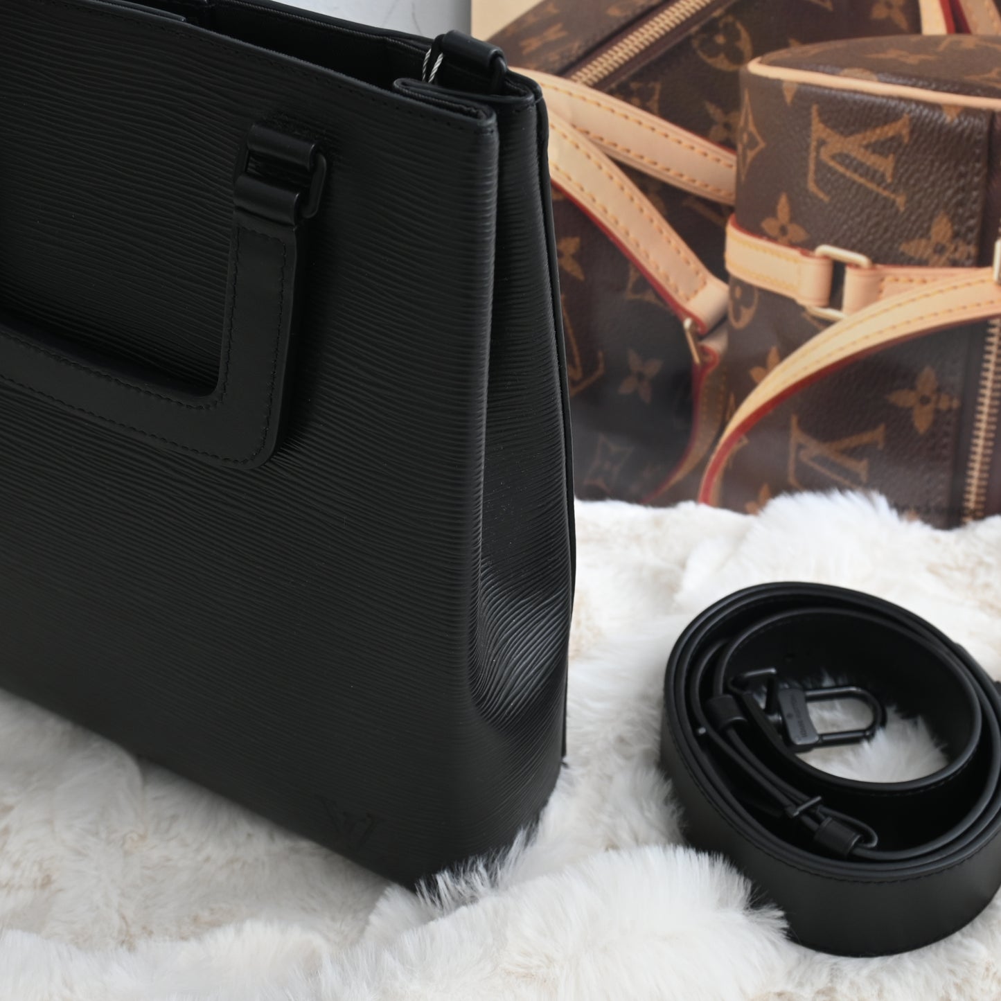 Louis Vuitton Sac Plat Fold Epi