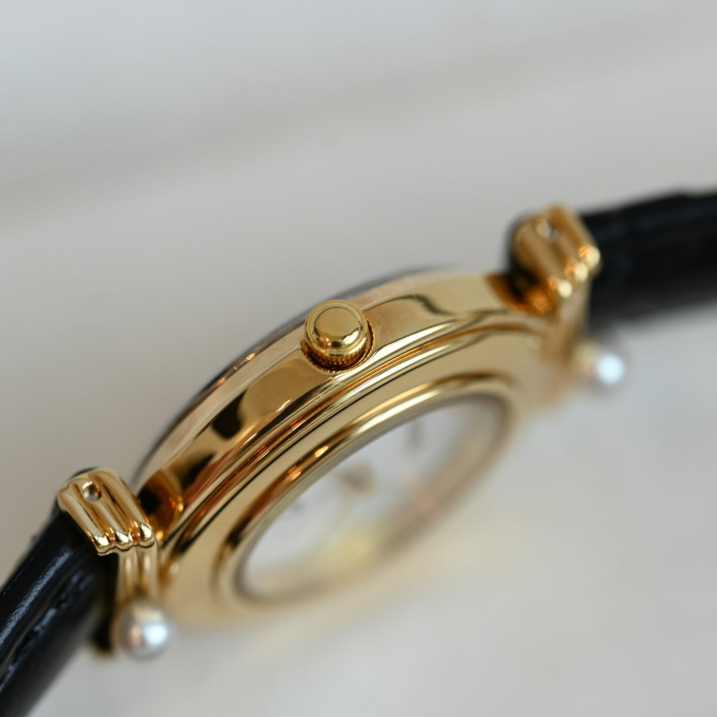 Tasaki V811-2850 MOP Watch