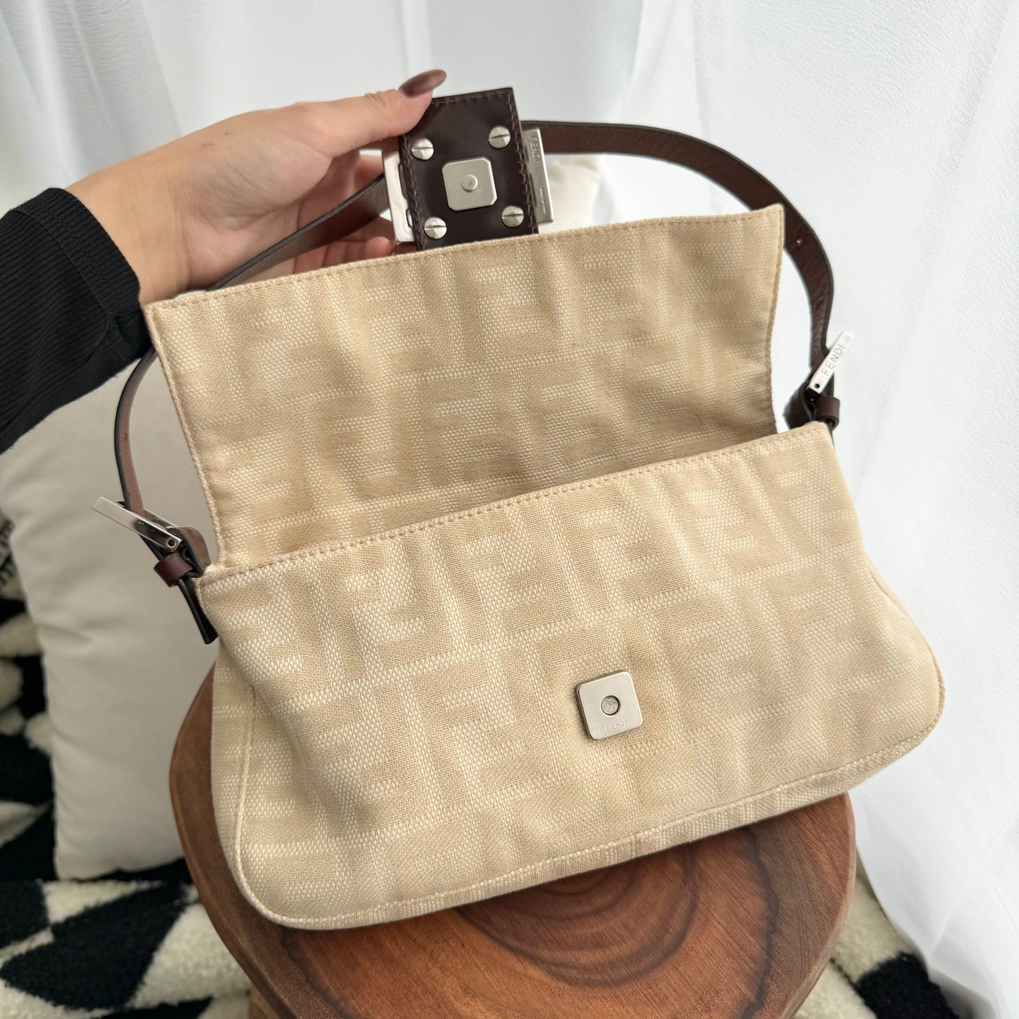 Fendi Vintage Baguette Bag in Beige