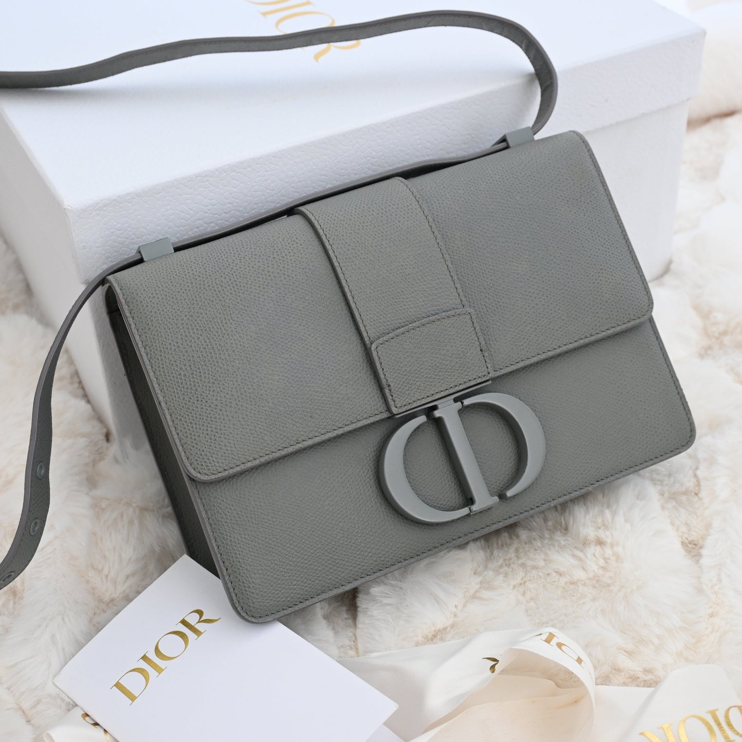Christian Dior Montaigne 30 Ultra Matte Gray