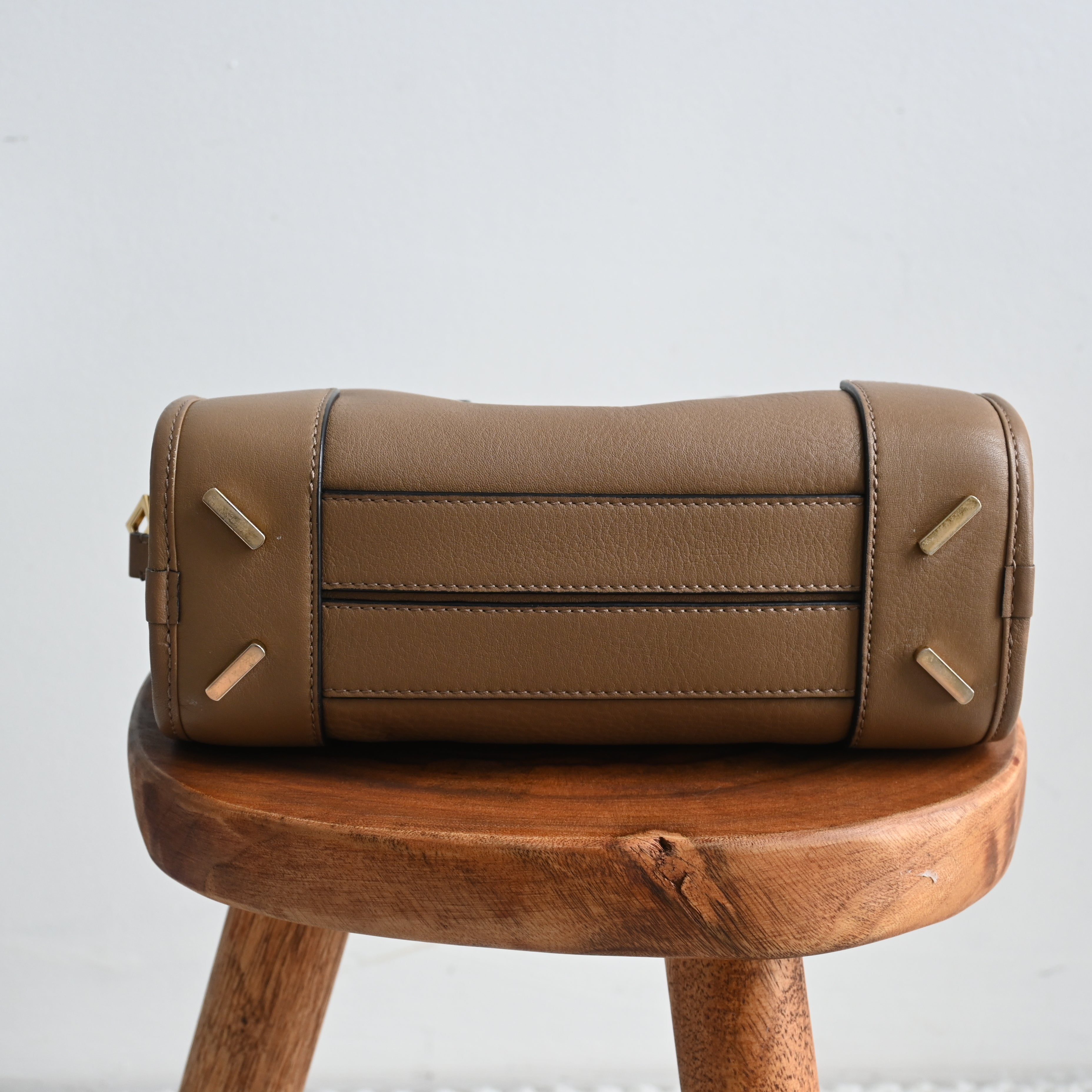 Loewe Amazona 23 - Leluxe Vintage Sdn. Bhd.