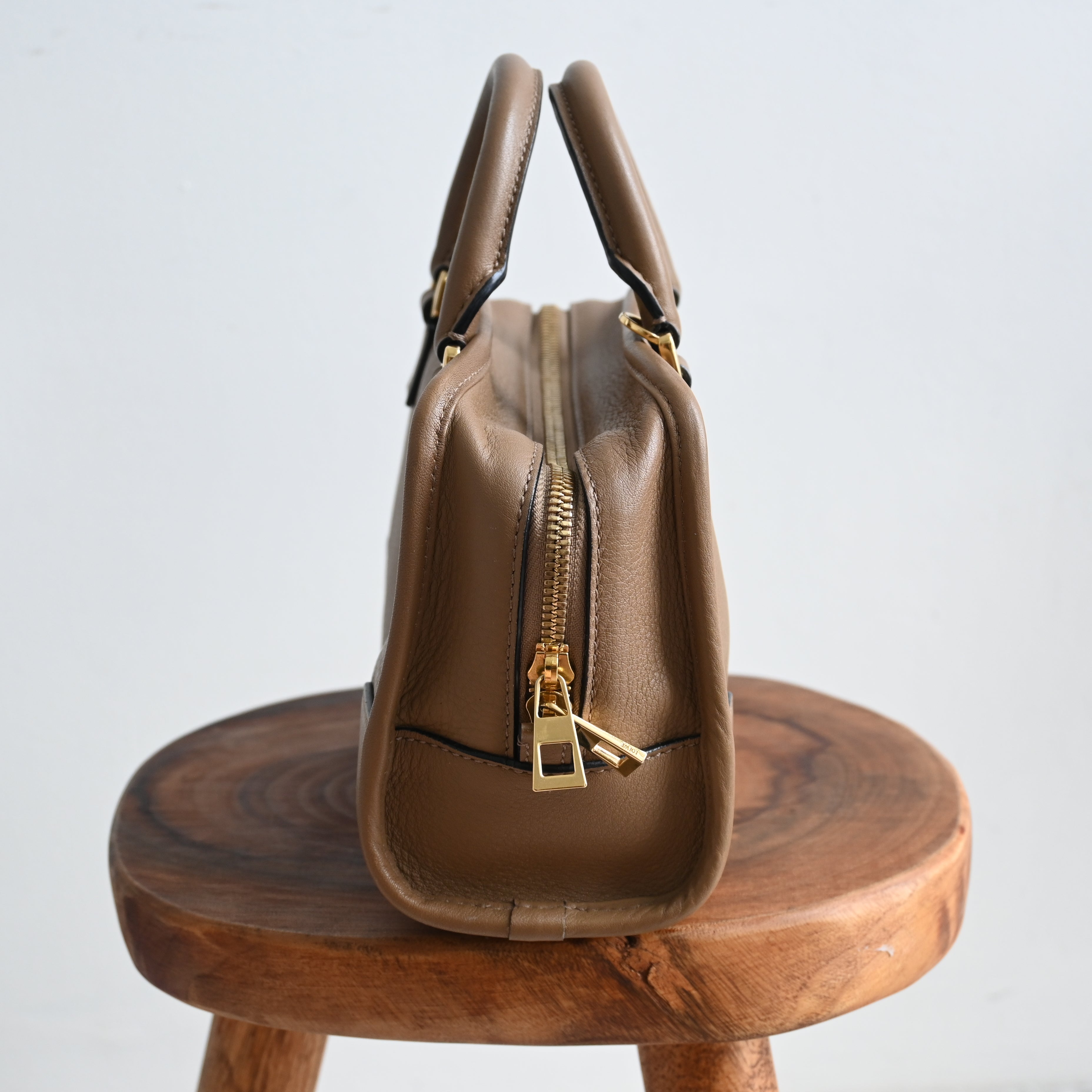 Loewe Amazona 23 - Leluxe Vintage Sdn. Bhd.
