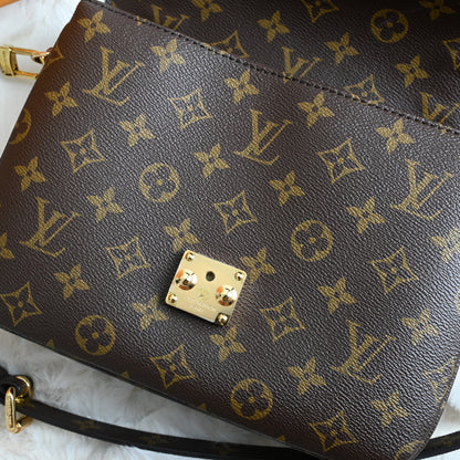 Louis Vuitton Pochette Métis Monogram