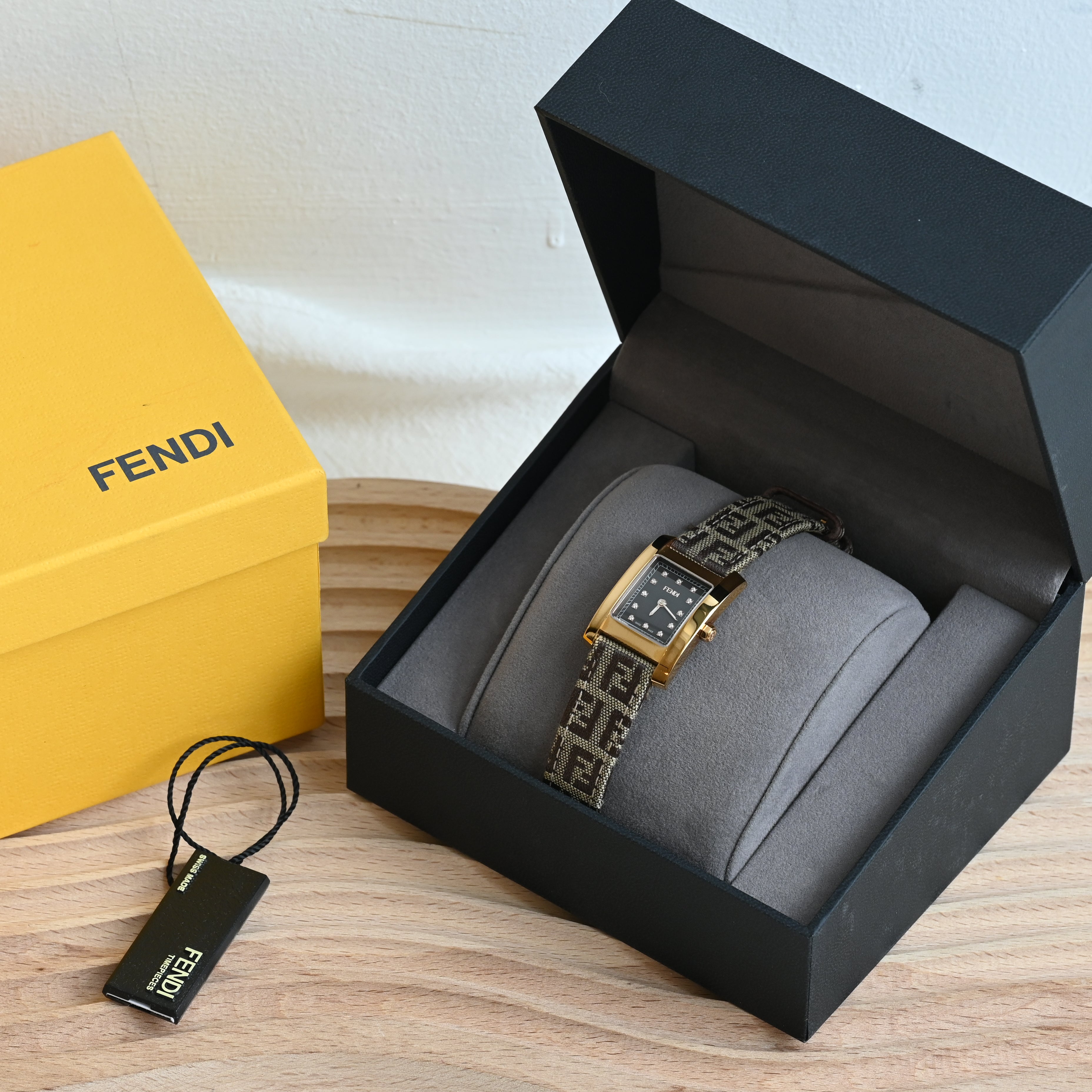 Fendi Orologi 7000L – Leluxe Vintage Sdn. Bhd.