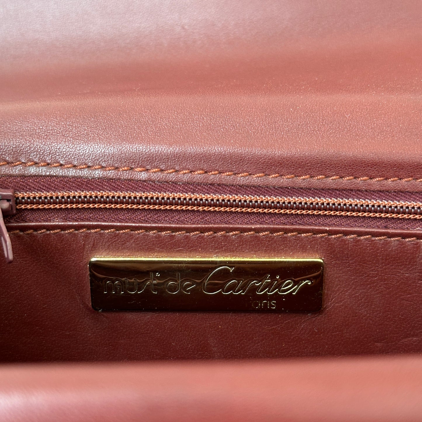 Must de Cartier Messenger Bag in Bordeaux