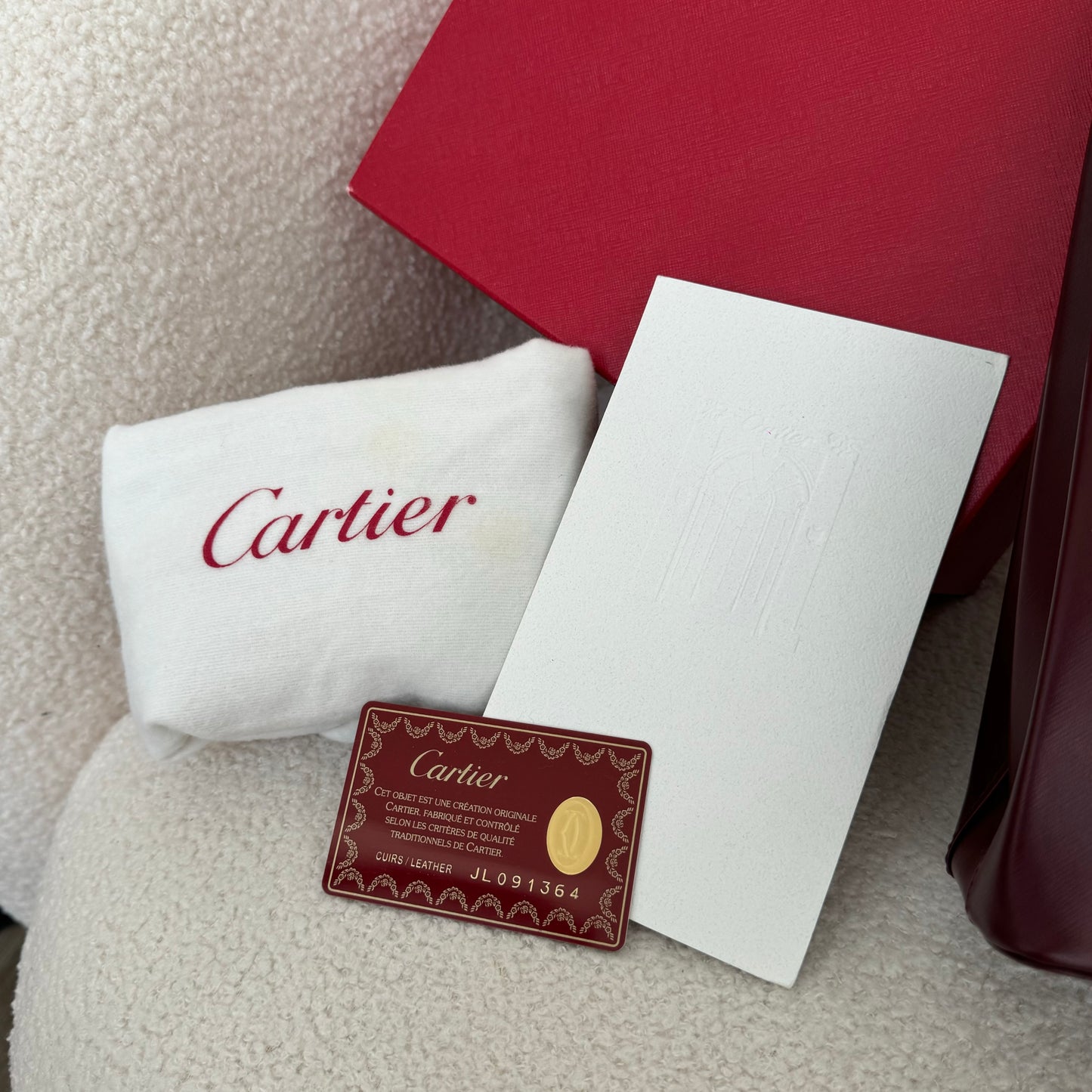 Trinity de Cartier Handbag in Bordeaux