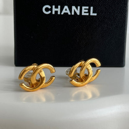 Chanel Vintage Earclip - Leluxe Vintage Sdn. Bhd.