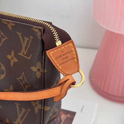 Louis Vuitton Pochette Acceasoires