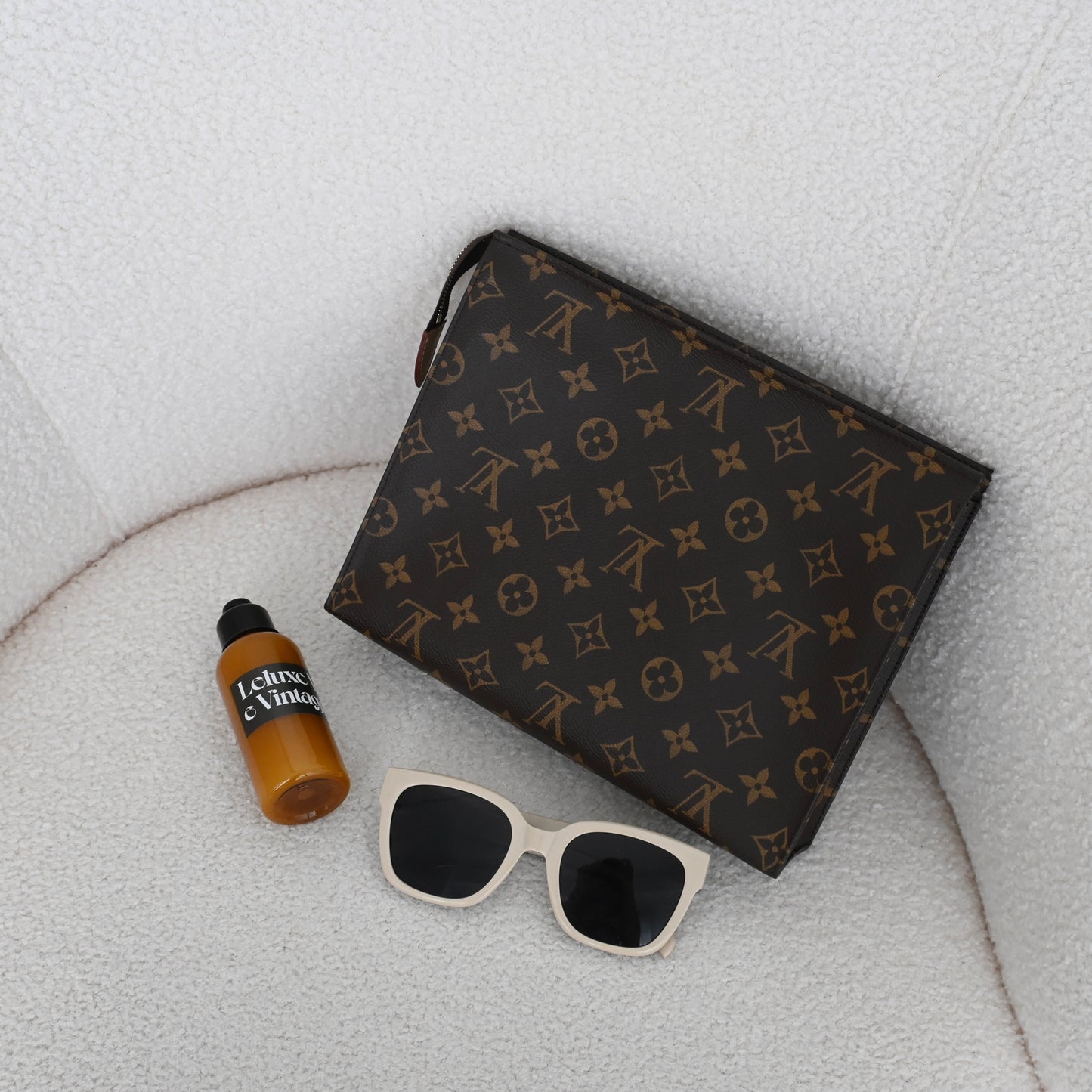 Louis Vuitton Toiletry 26