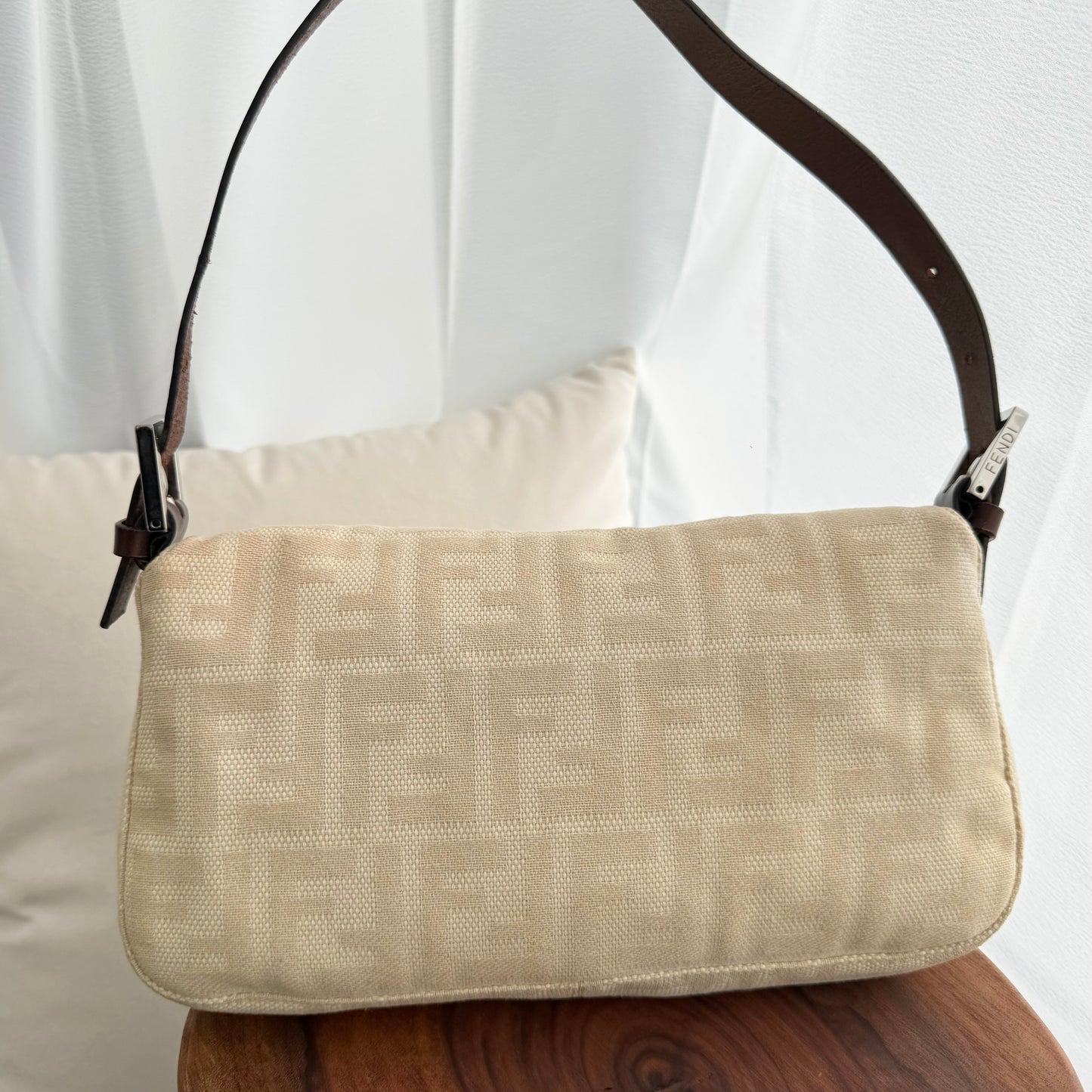 Fendi Vintage Baguette Bag in Beige