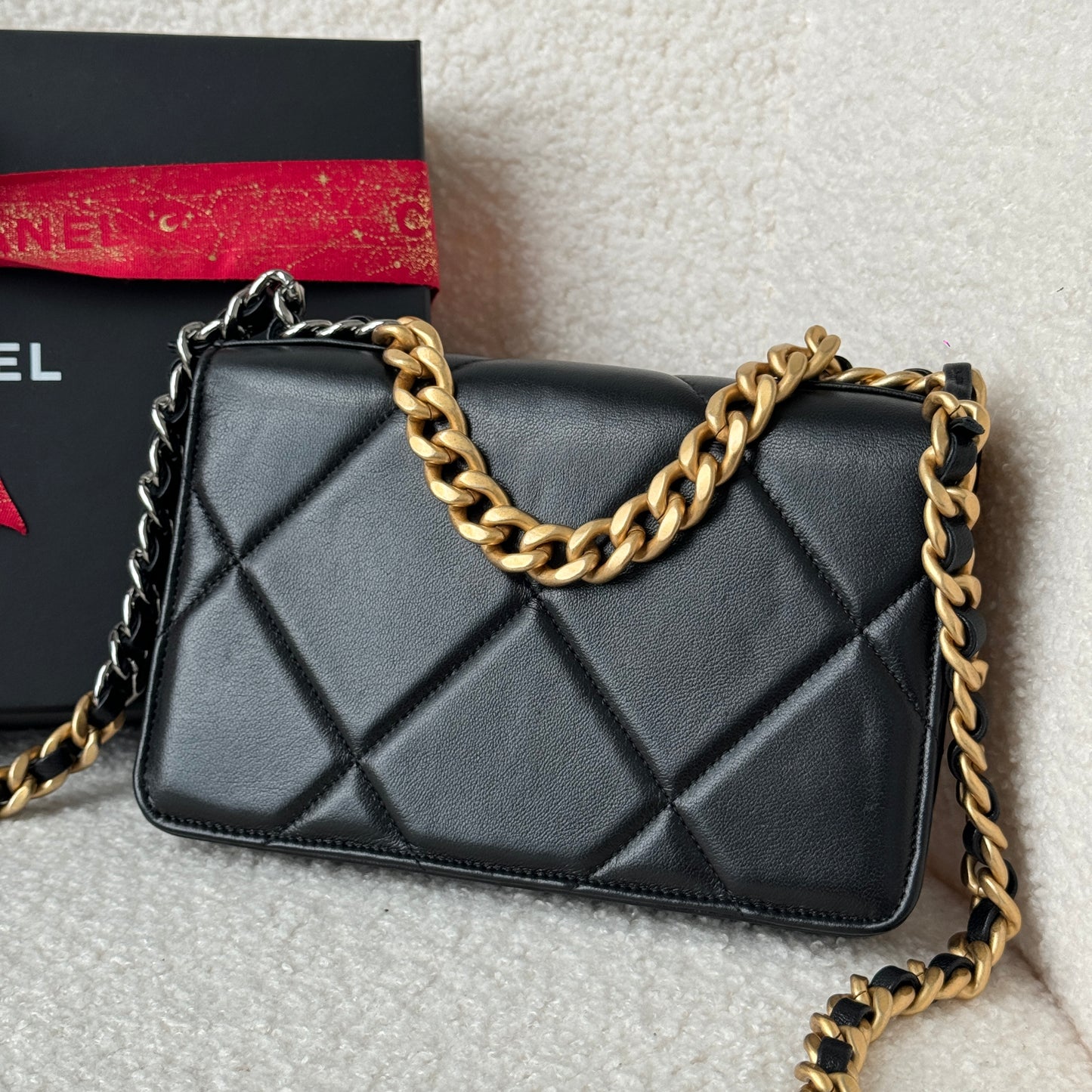 Chanel 19 Quilted Wallet On Chain WOC