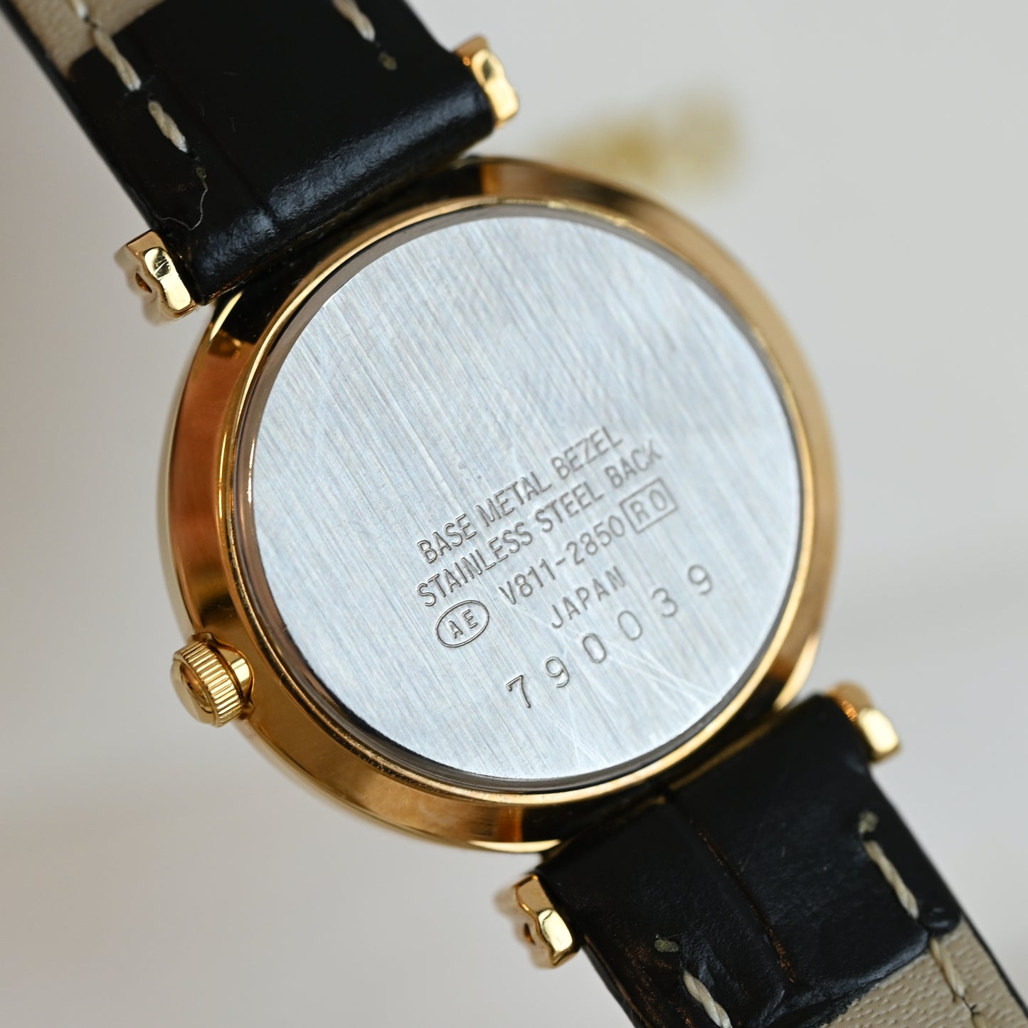 Tasaki V811-2850 MOP Watch