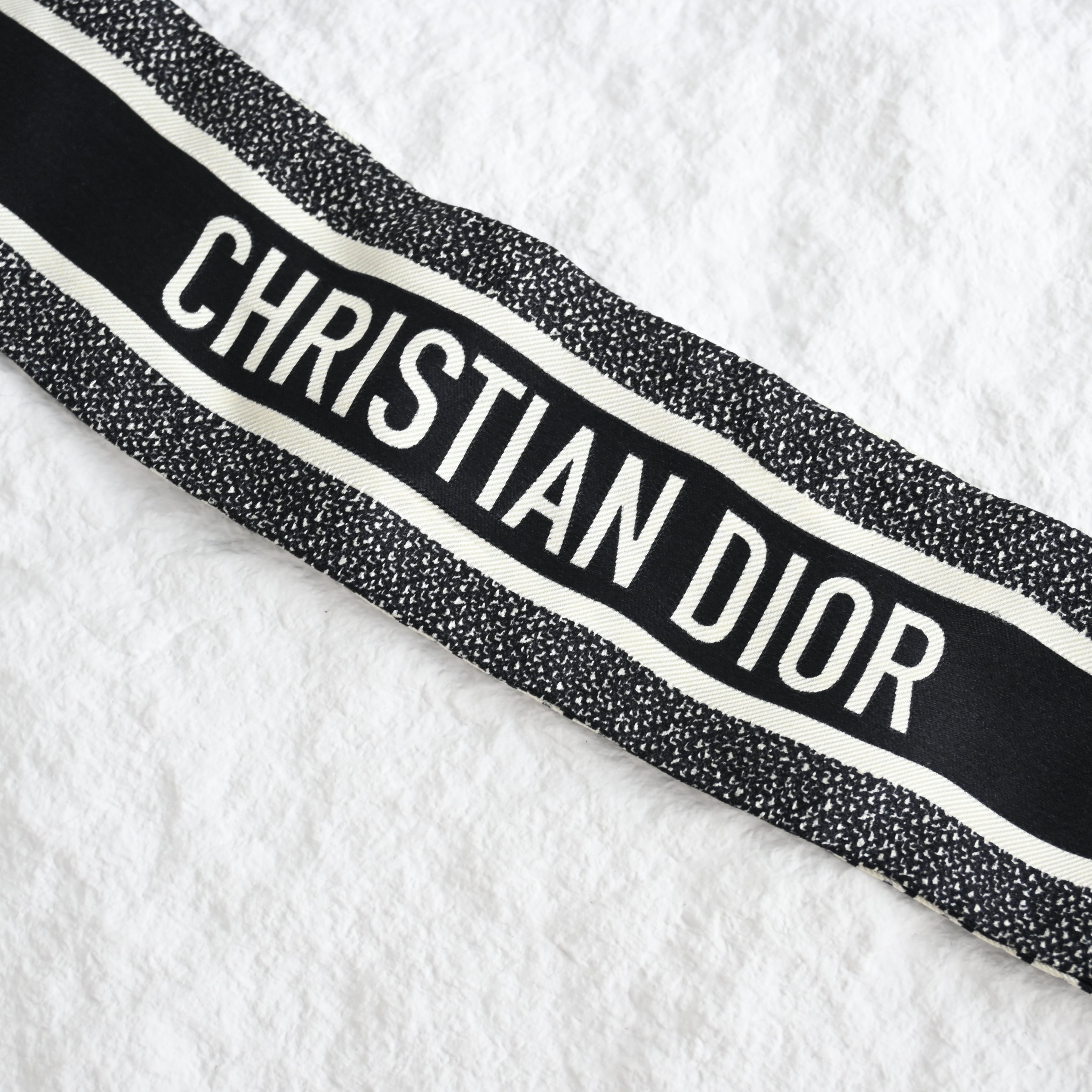 Dior 30 Montaigne Mitzah Silk Twilly - Leluxe Vintage Sdn. Bhd.