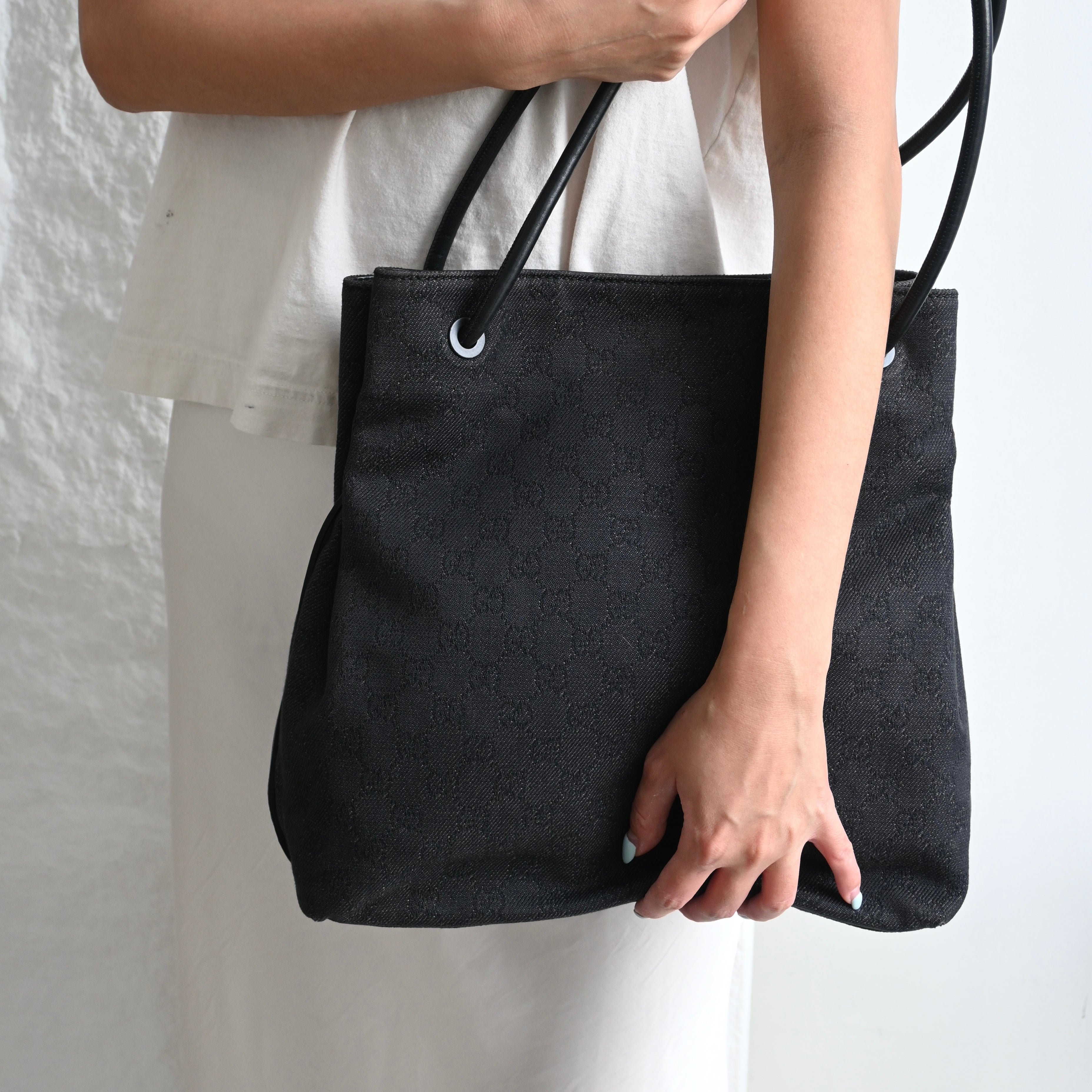 バッグ Gucci GG Canvas Tote Bag Black Vintage Gucci GG Black Canvas Tote – Leluxe Vintage Sdn. Bhd.