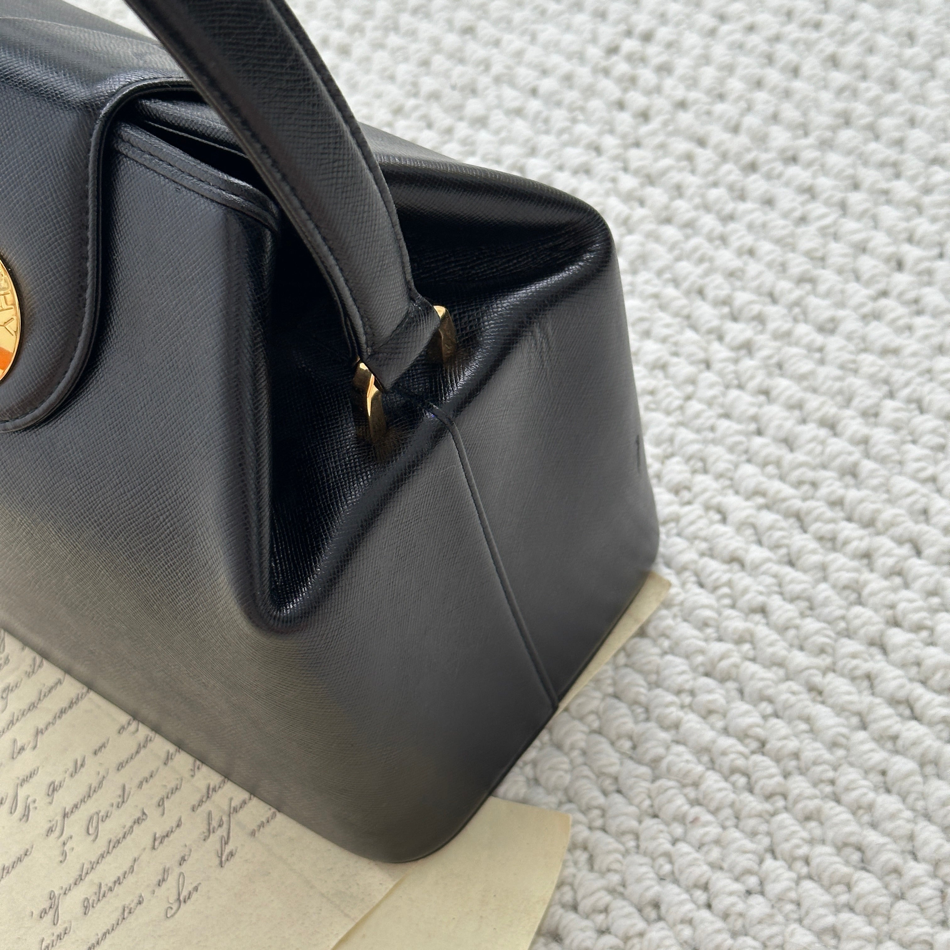 Givenchy Turnlock Buckle Milk Box – Leluxe Vintage Sdn. Bhd.